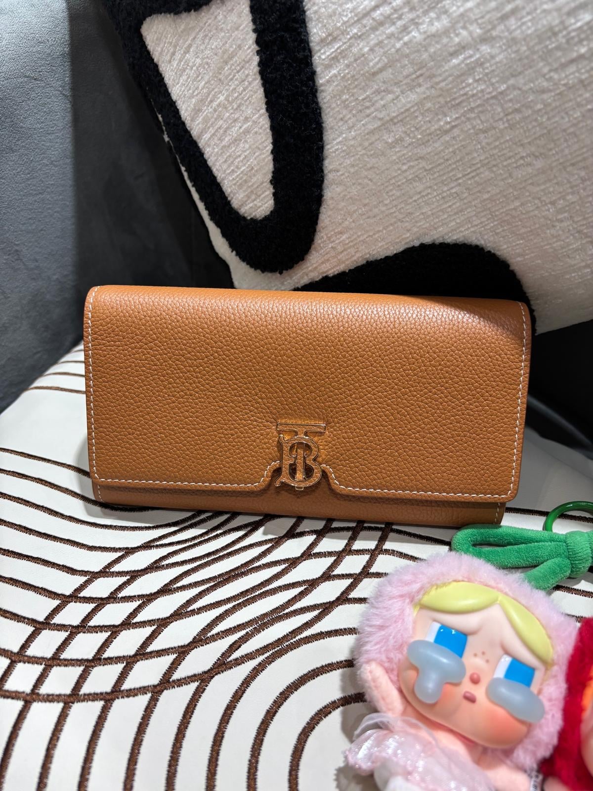 未使用品 Burberry Flap Long Wallet Calfskin Tan 100%Authentic, Unused 未使用品 ✅Dust bag