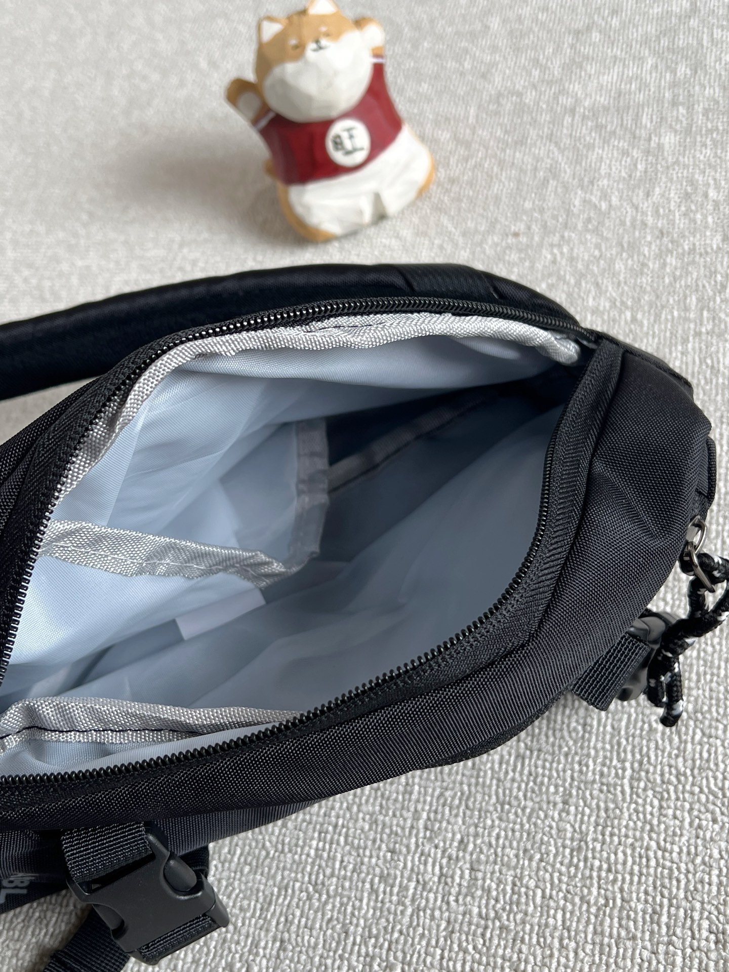 $168隻。2起$160隻。Patagonia 巴塔哥尼亞 水滴胸包 8L（多功能腰包／斜挎包）