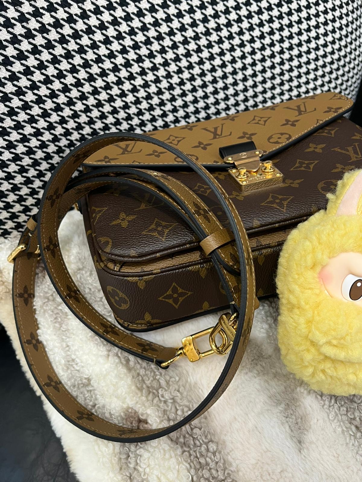 Lv Pochette Metis M44875 crossbody bag 100%Authentic，98%new ✅Dust bag 