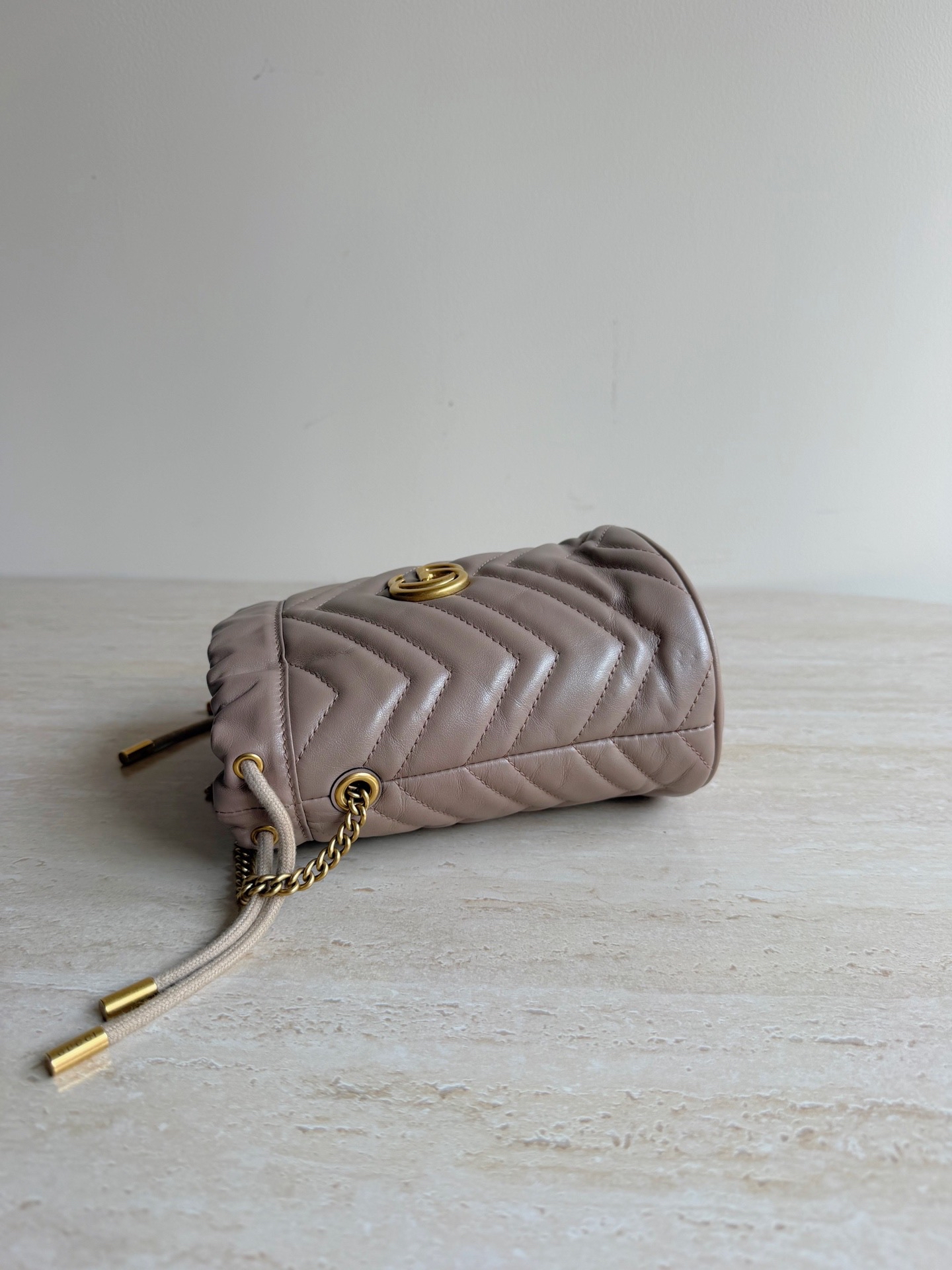 【預訂貨品】Gucci GG Marmont奶茶色小水桶包