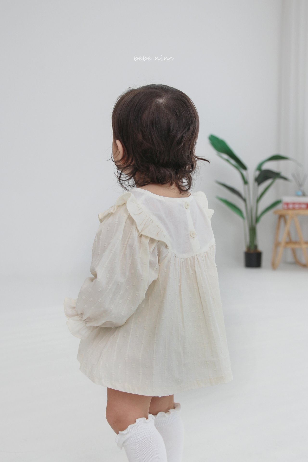 🌸預訂 韓國直送🌸🇰🇷Bebenine兩色荷葉花邊闊領上衣燈籠褲套裝