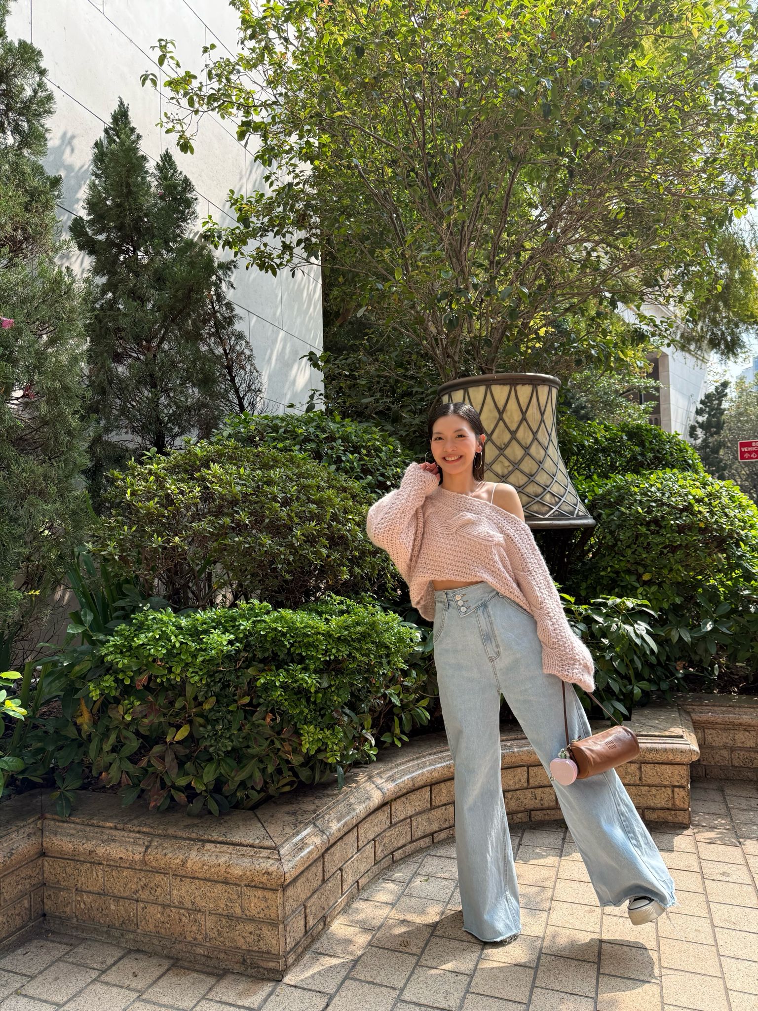 斜扣高腰牛仔褲