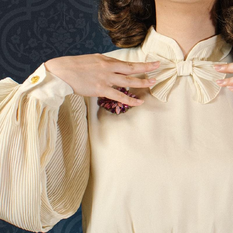 C.a. 1980s Lilli Ann Ivory Beige Accordion Bishop Sleeves Day Dress with Bow(MU108-26)