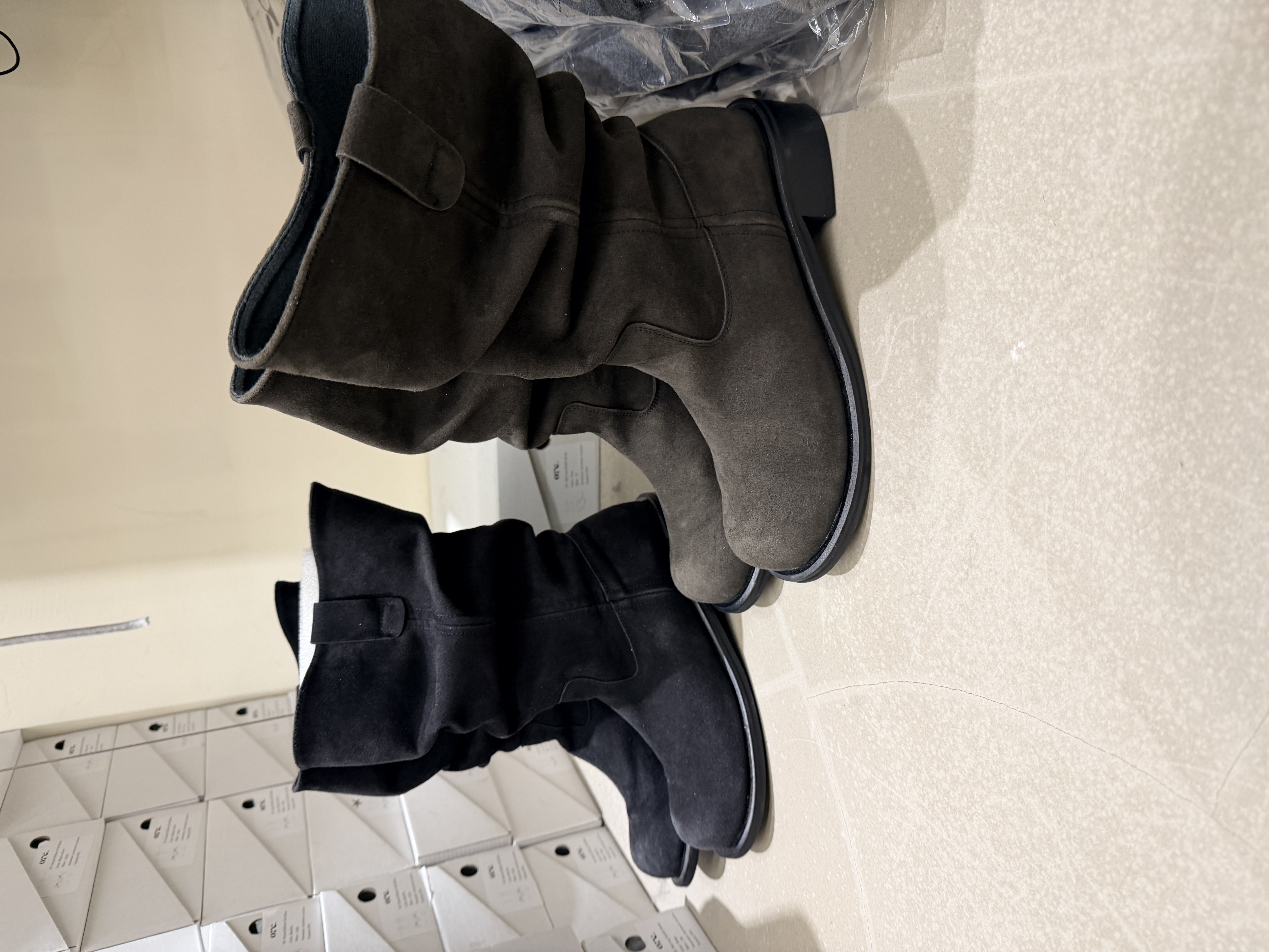 Stylish leather Boots