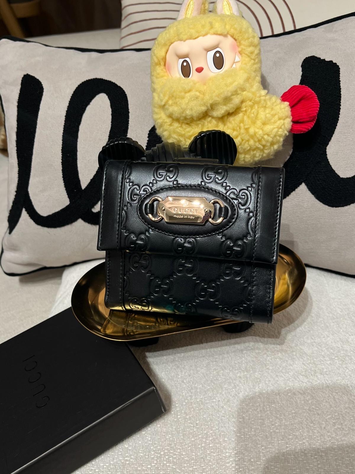 Gucci calfskin wallet 100%Authentic ,98%new ✅booklet✅box