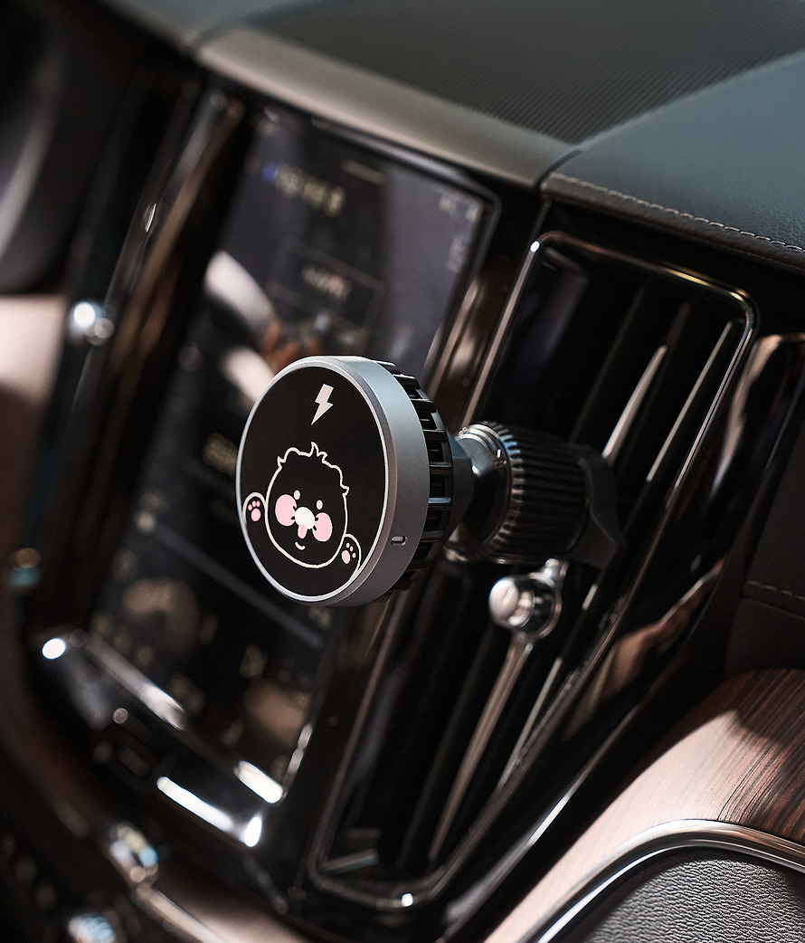 黑色 春植 MagSafe 車用充電器