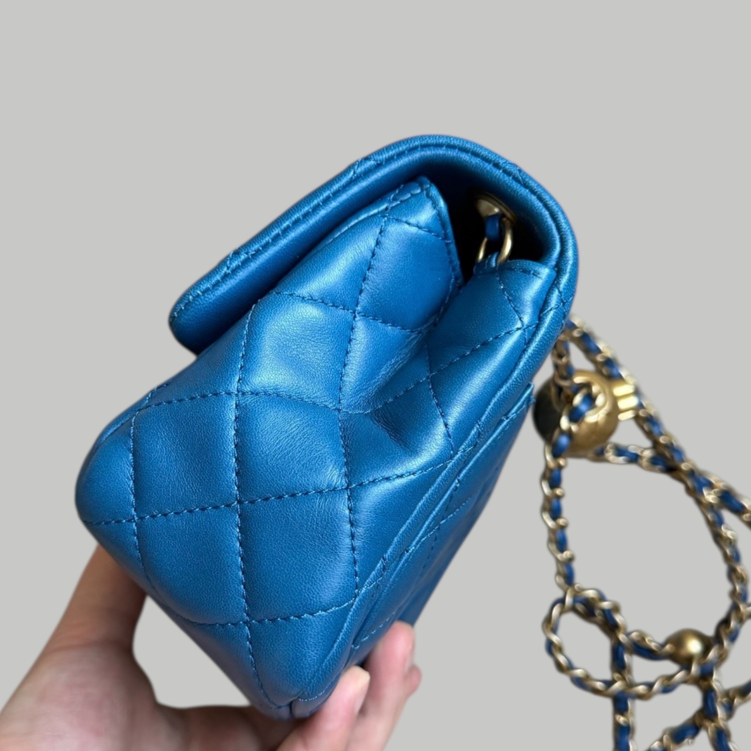 Chanel Lambskin square 羊皮藍色金