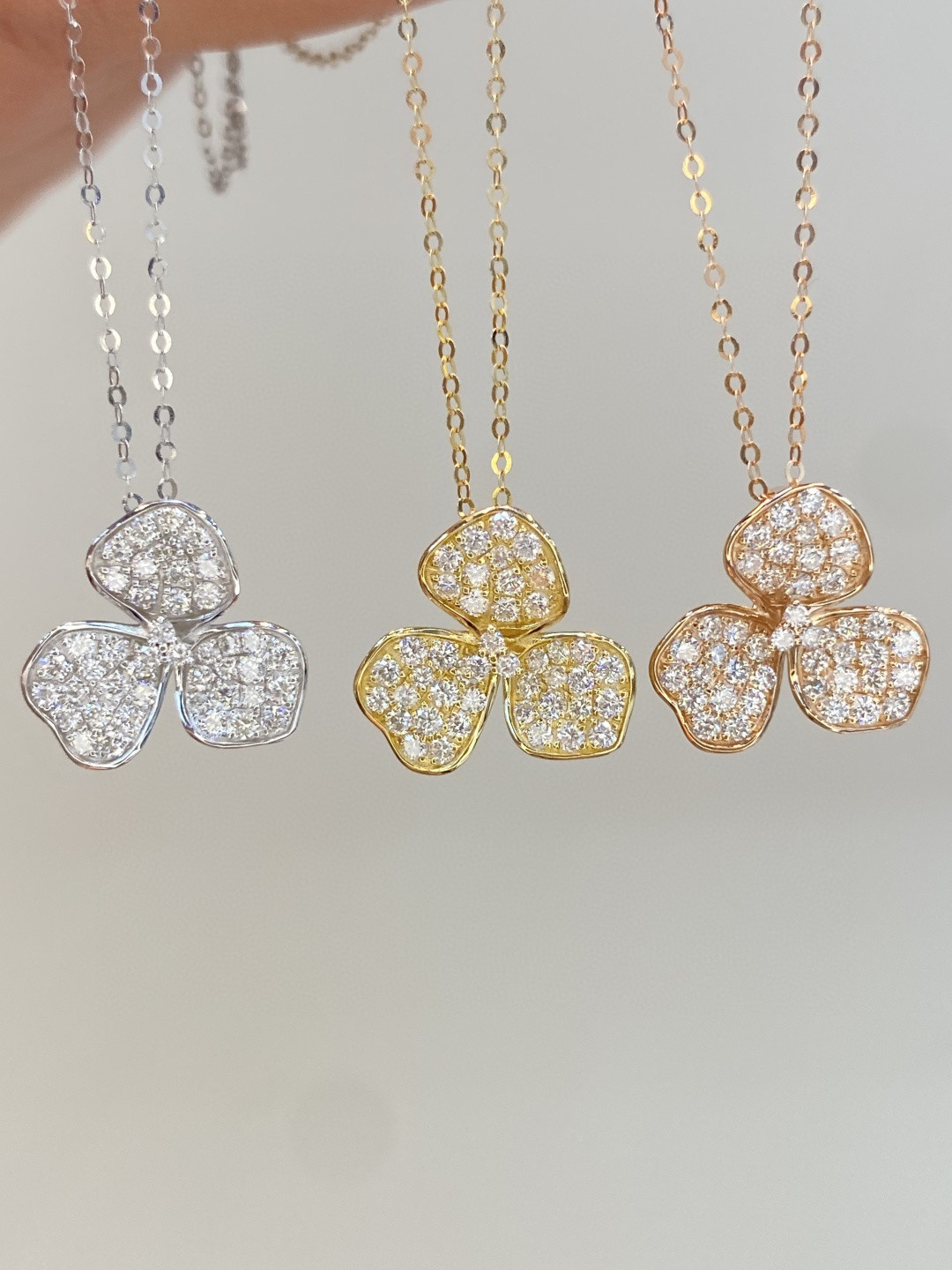 18K Diamond Necklace 