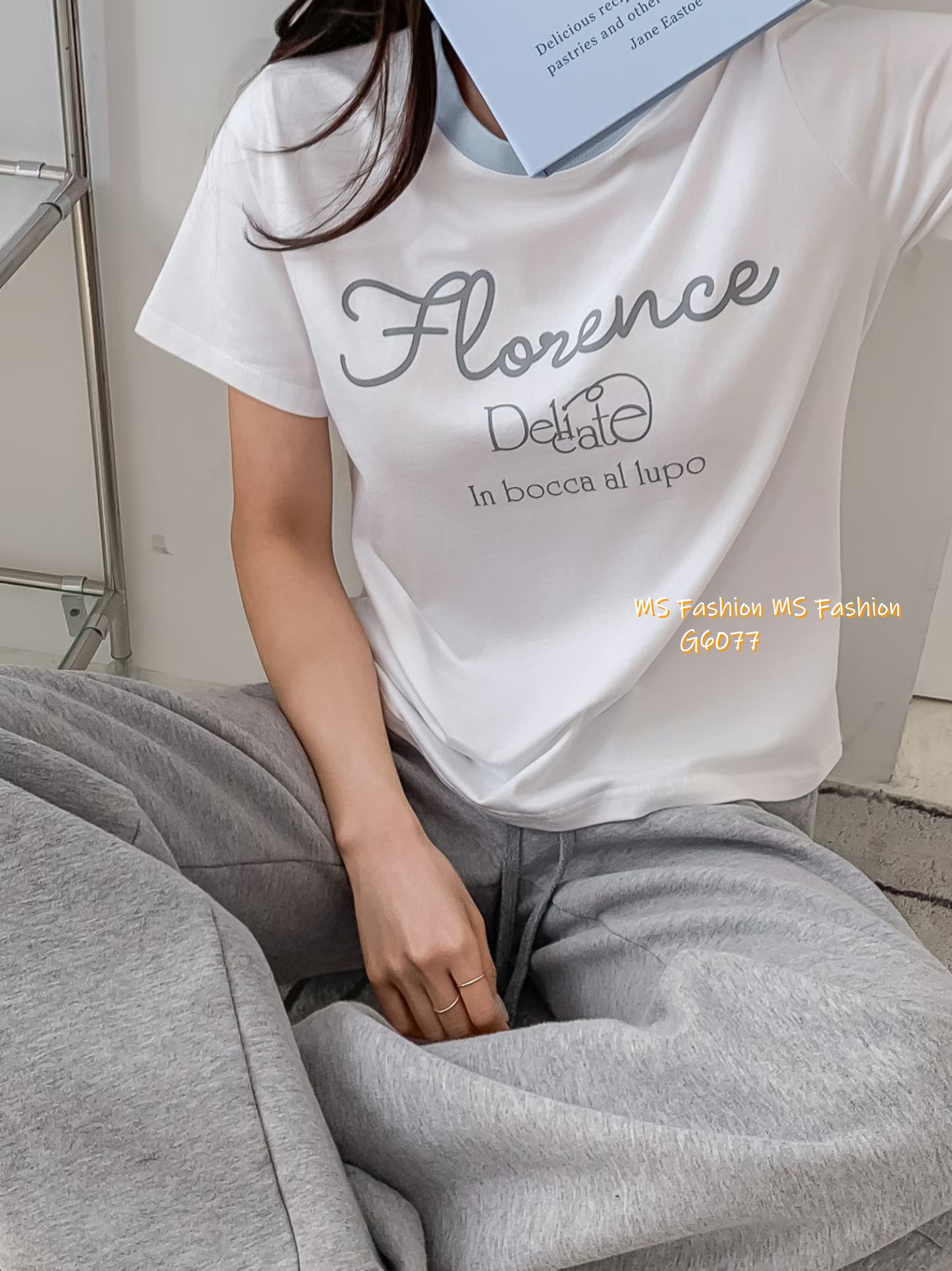 G6077 韓國🇰🇷拼色領字母tee