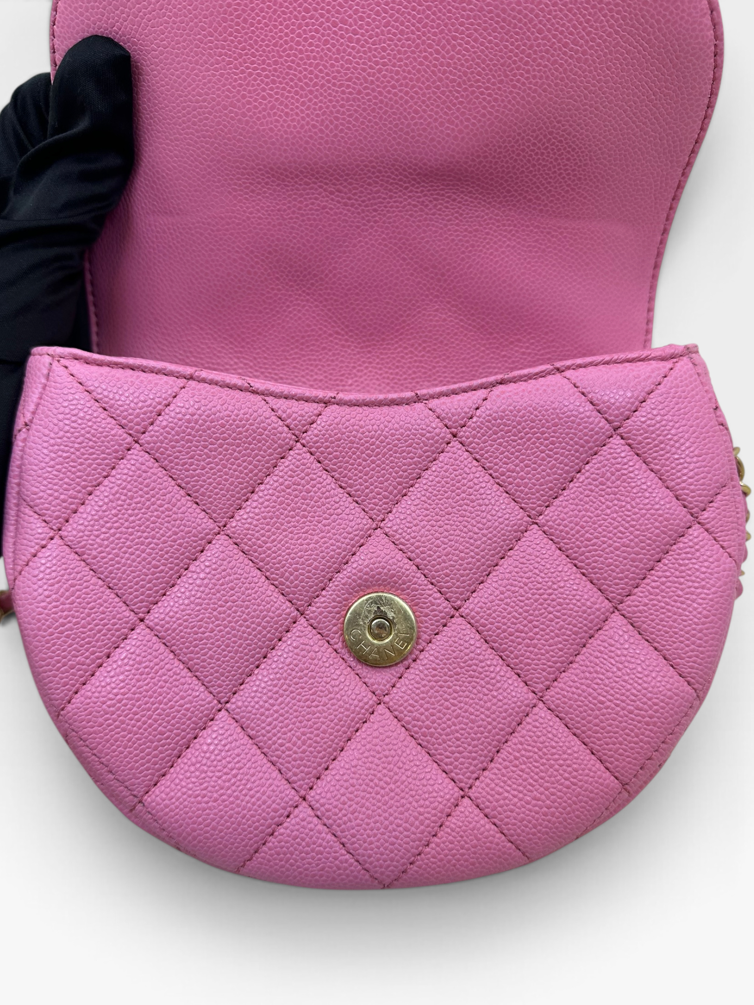 Pre-Owned CHANEL Mini Messenger Flap Bag / Product Code: K090407