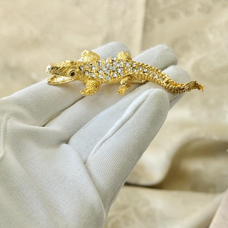 Vintage Rhinestone Embellished Crocodile Brooch (MT2420)