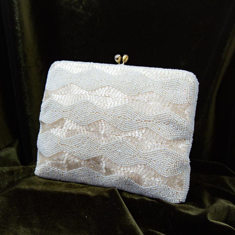 C.a. 1960s Wavy Pattern Handmade Two Tone Bead Bag from Germany (EV259)