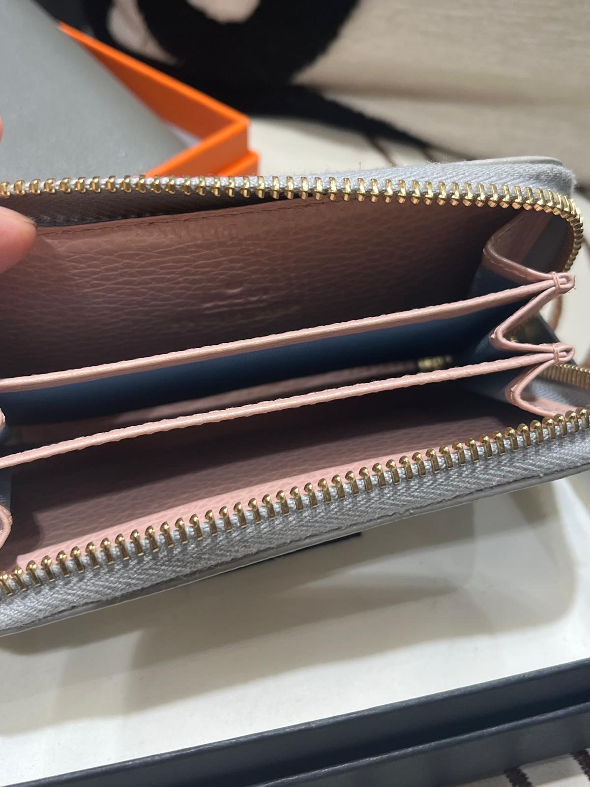 Gucci zip wallet calfskin 100%Authentic,85%new ✅dust bag