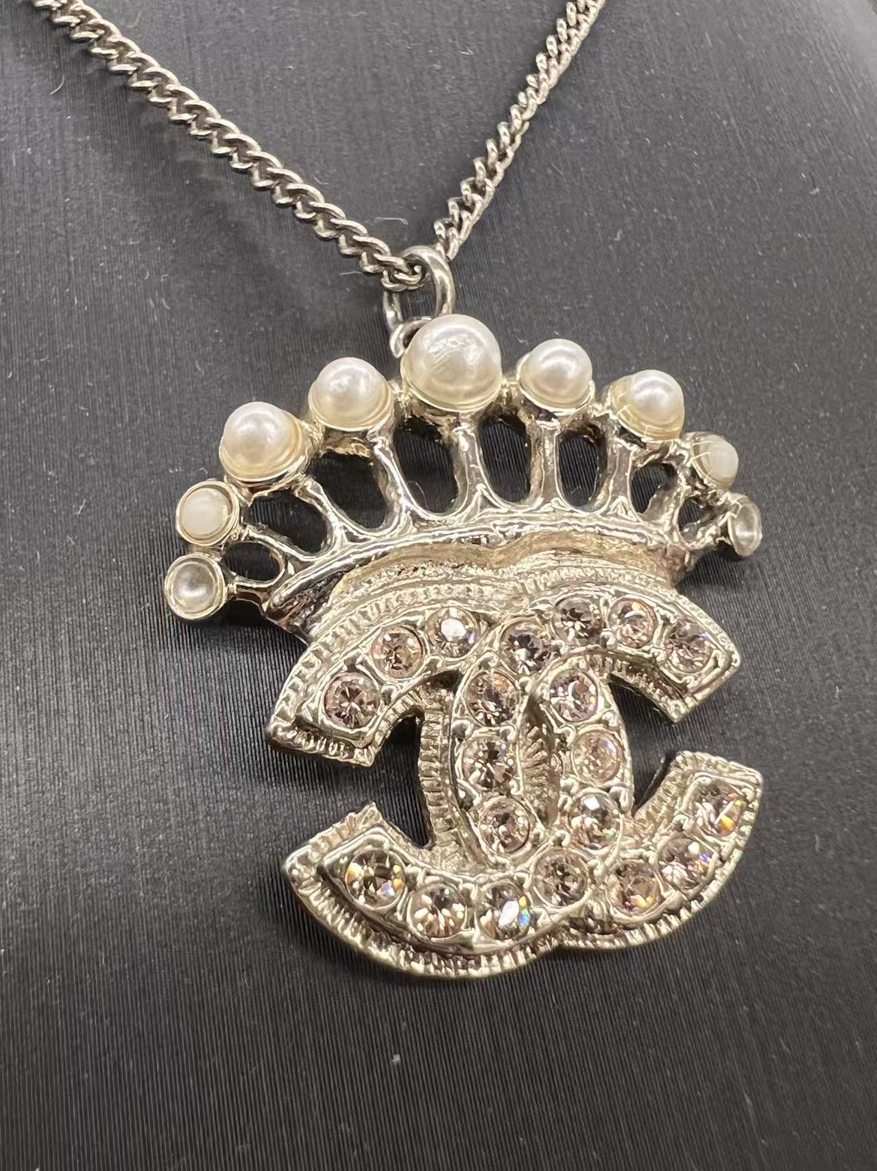 Chanel 珍珠皇冠項鍊