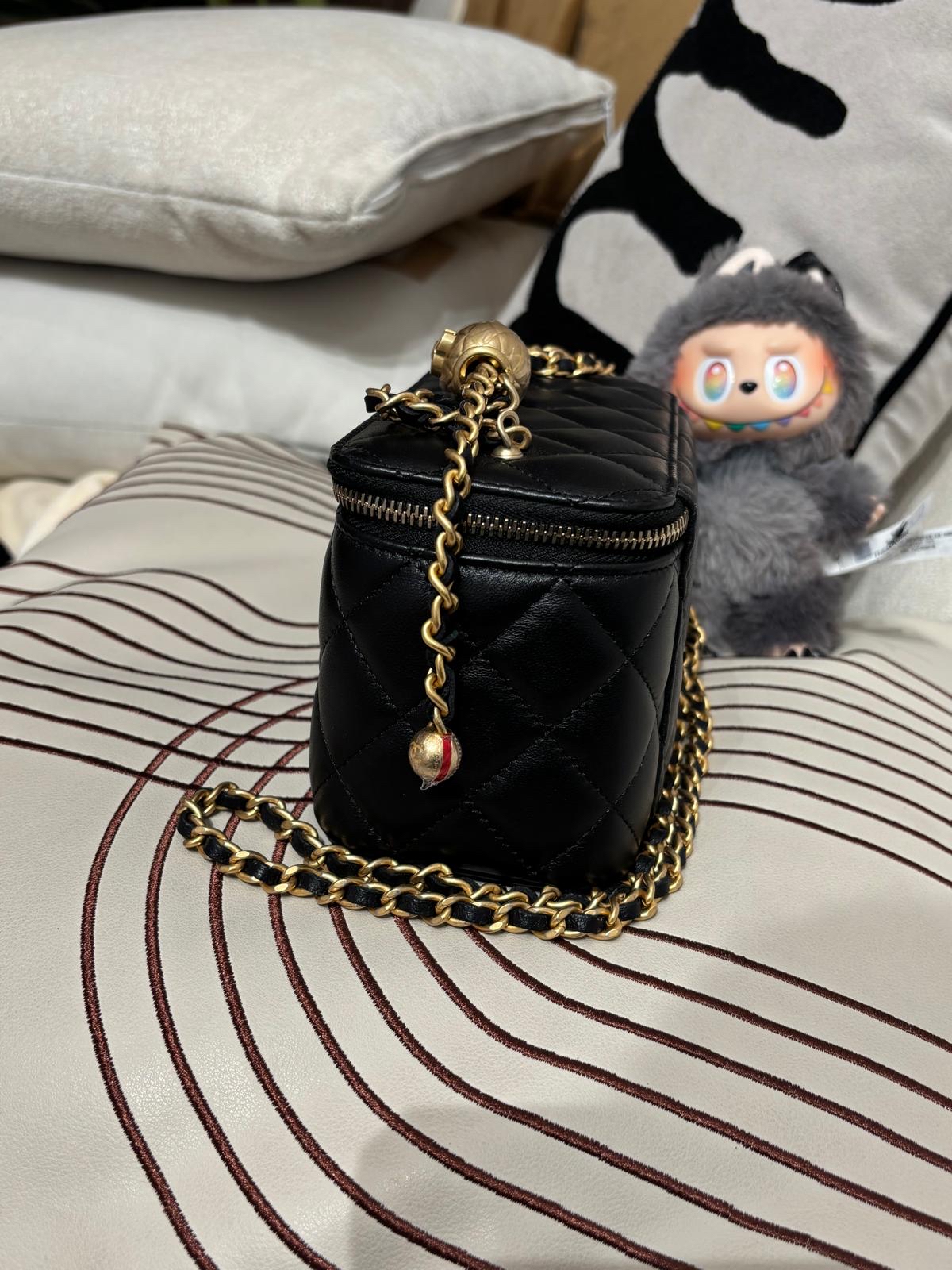  全新 Chanel Vanity with pearl crush 金球長盒子 100%Authentic,全新貨品BRAND NEW ✅專門店收據✅晶片貼✅塵袋✅box  