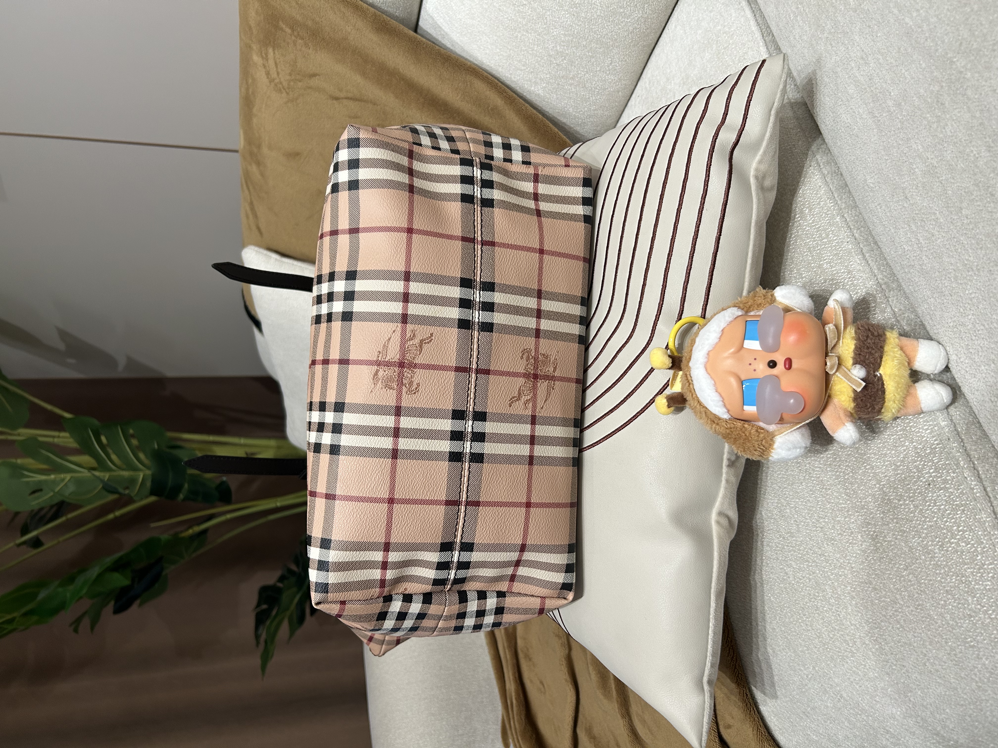 Burberry Tote Bag 100%Authentic, Unused ✅Tag✅Dust bag