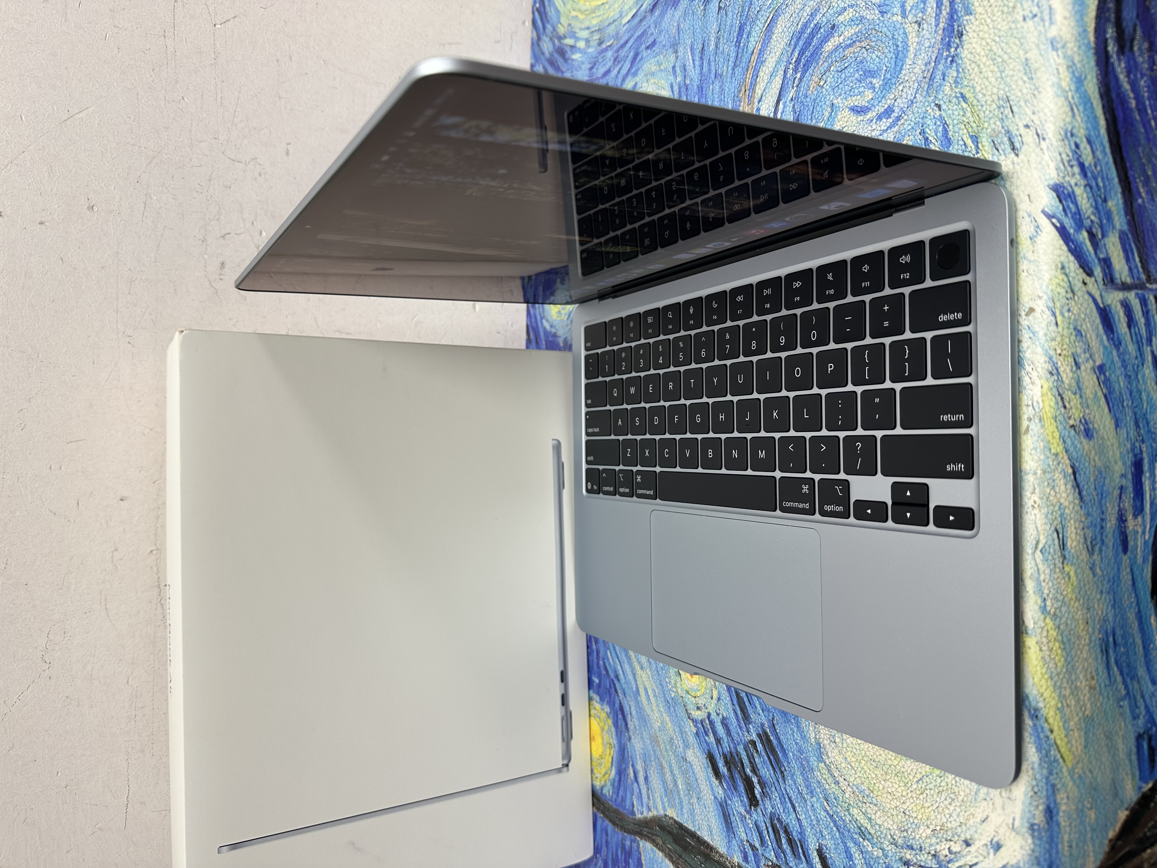 #6123 全新質素 APPLE  MacBook Air M4 2025 M4 CPU/ 16GB Ram/256GB SSD/8核心GPU/Liquid Retina Mon/13吋/天藍色/Gaming Laptop / Notebook / 超強續航能力/文書機 / 畫圖 / 剪片 / Movie / Netflix