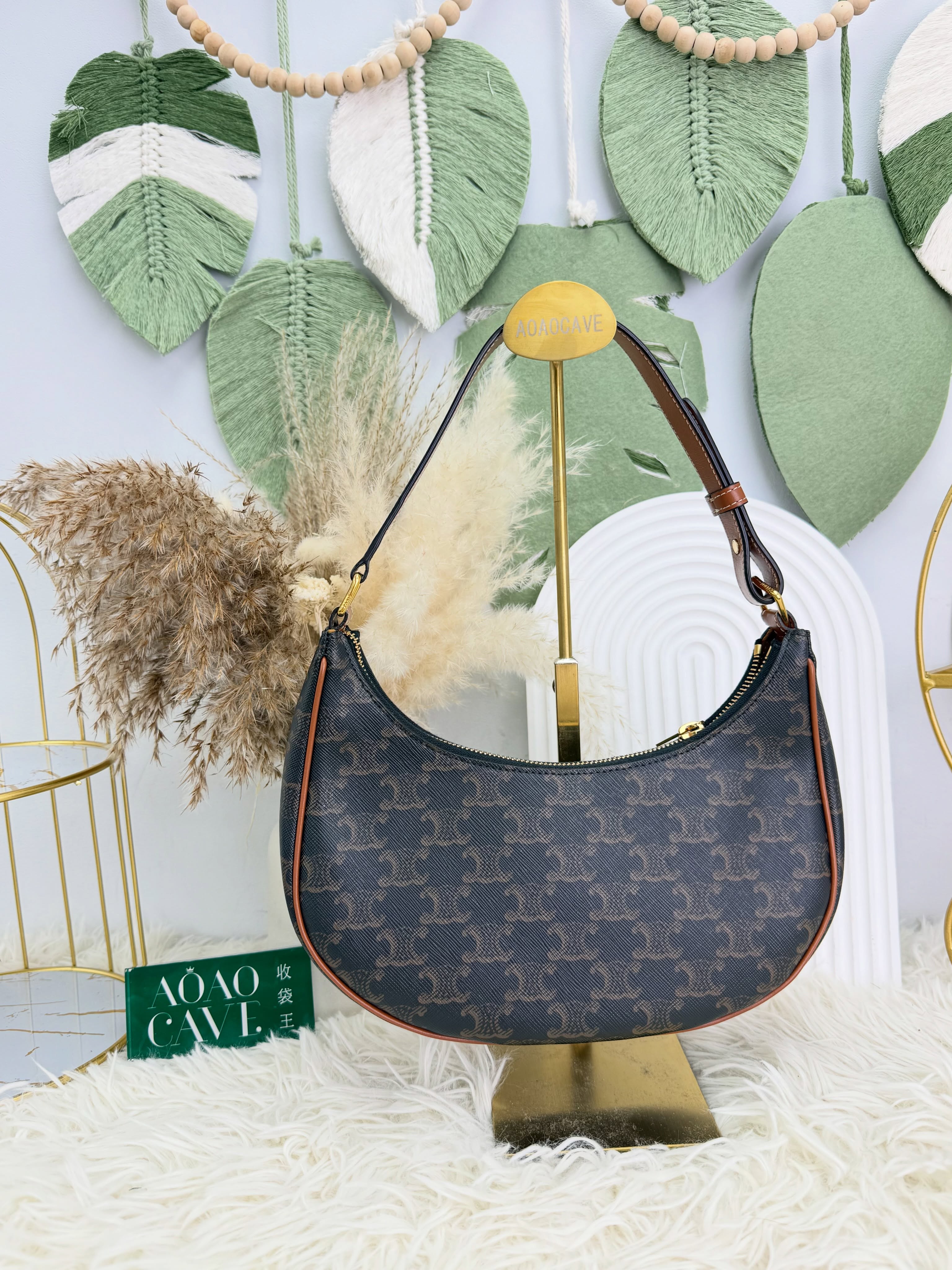 Celine✴️PRE OWNED 🛍️AVA HOBO 凱旋門老花腋下包 單肩包🤎 