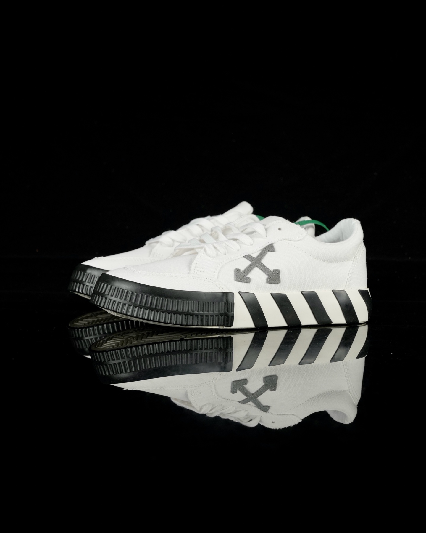 Off-White Low Vulcanized