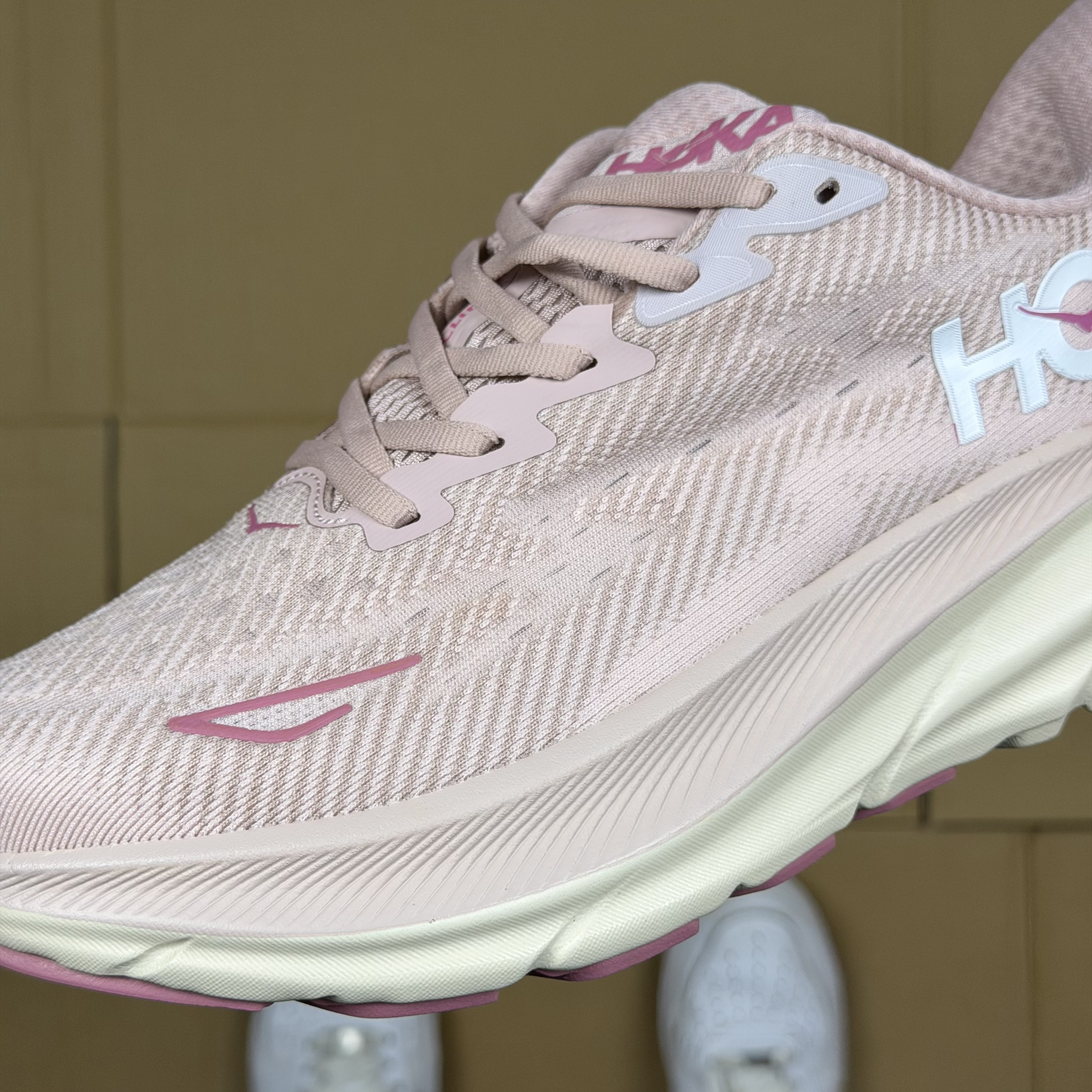 Hoka Clifton 9