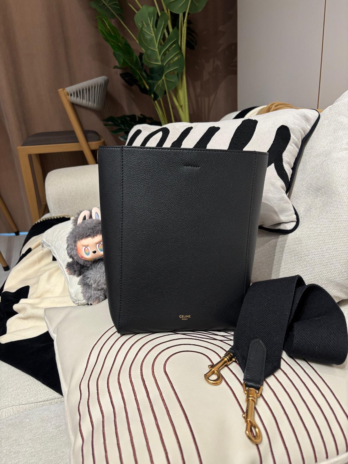 Celine sangle small bucket 黑色牛皮 New Logo 100%Authentic,98%new ✅strap✅塵袋 