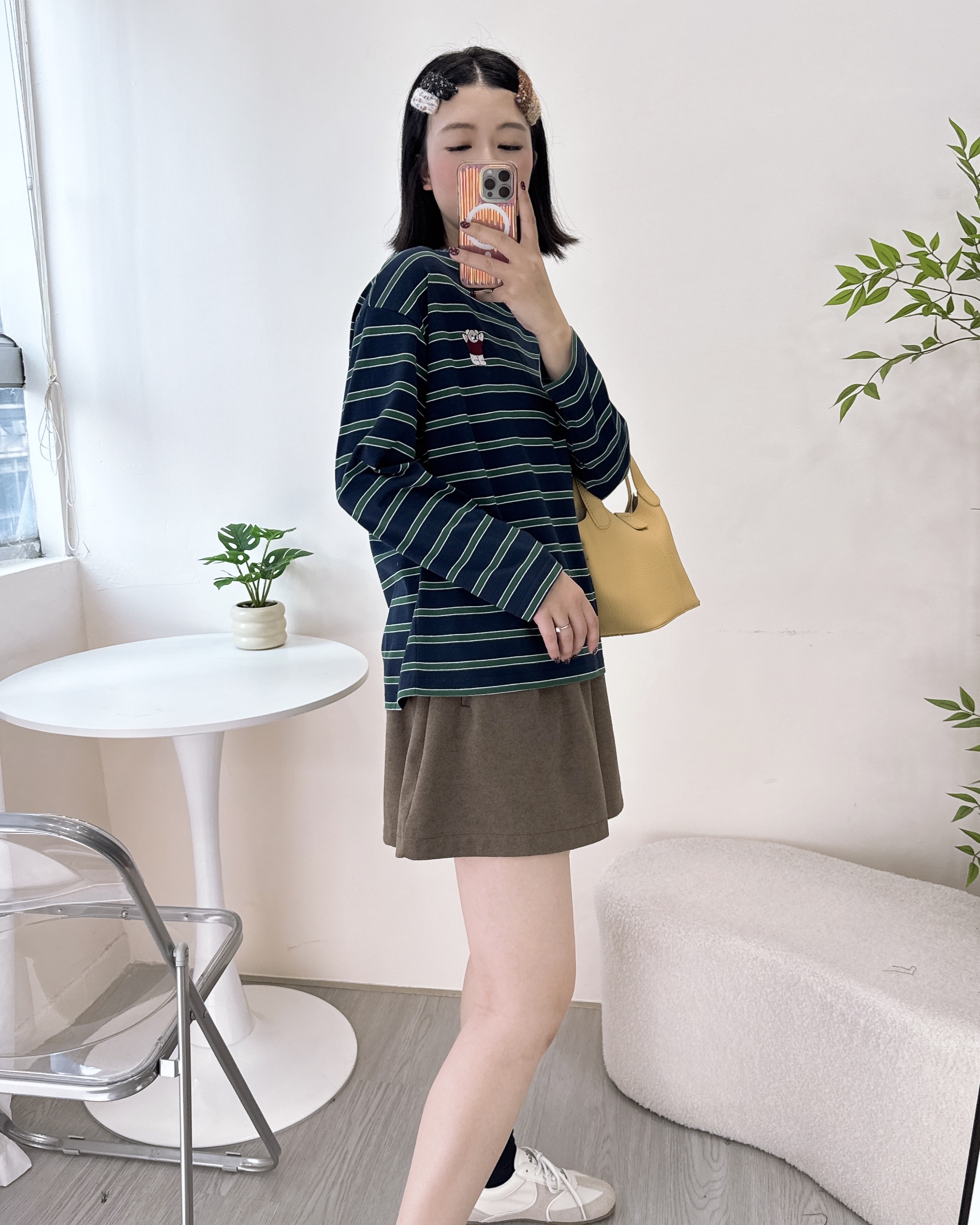 橫間刺繡熊仔薄上衣 2色