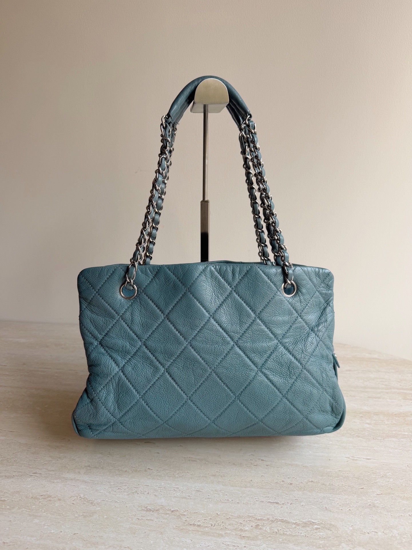 【預訂貨品】Chanel藍色魚子醬tote bag