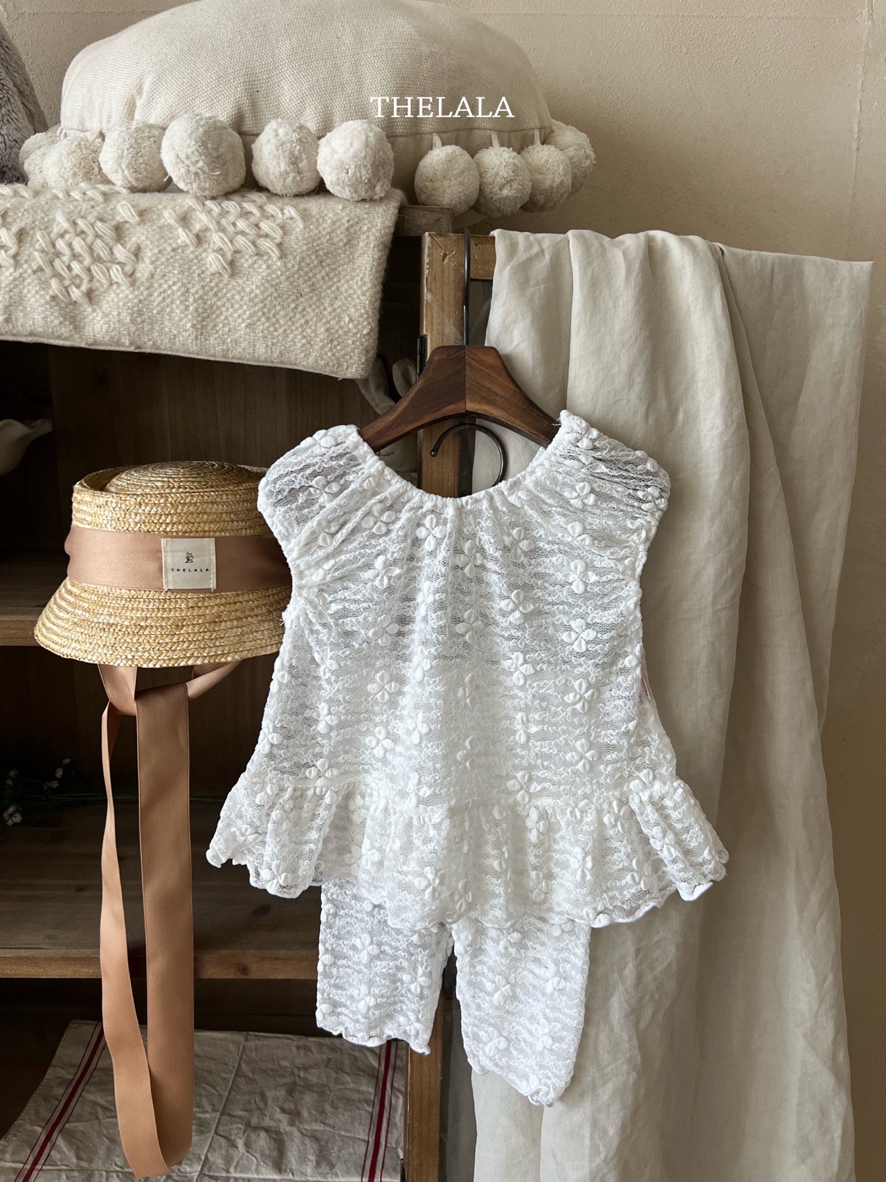 Thelala | Lace top (Size  XL105-115)