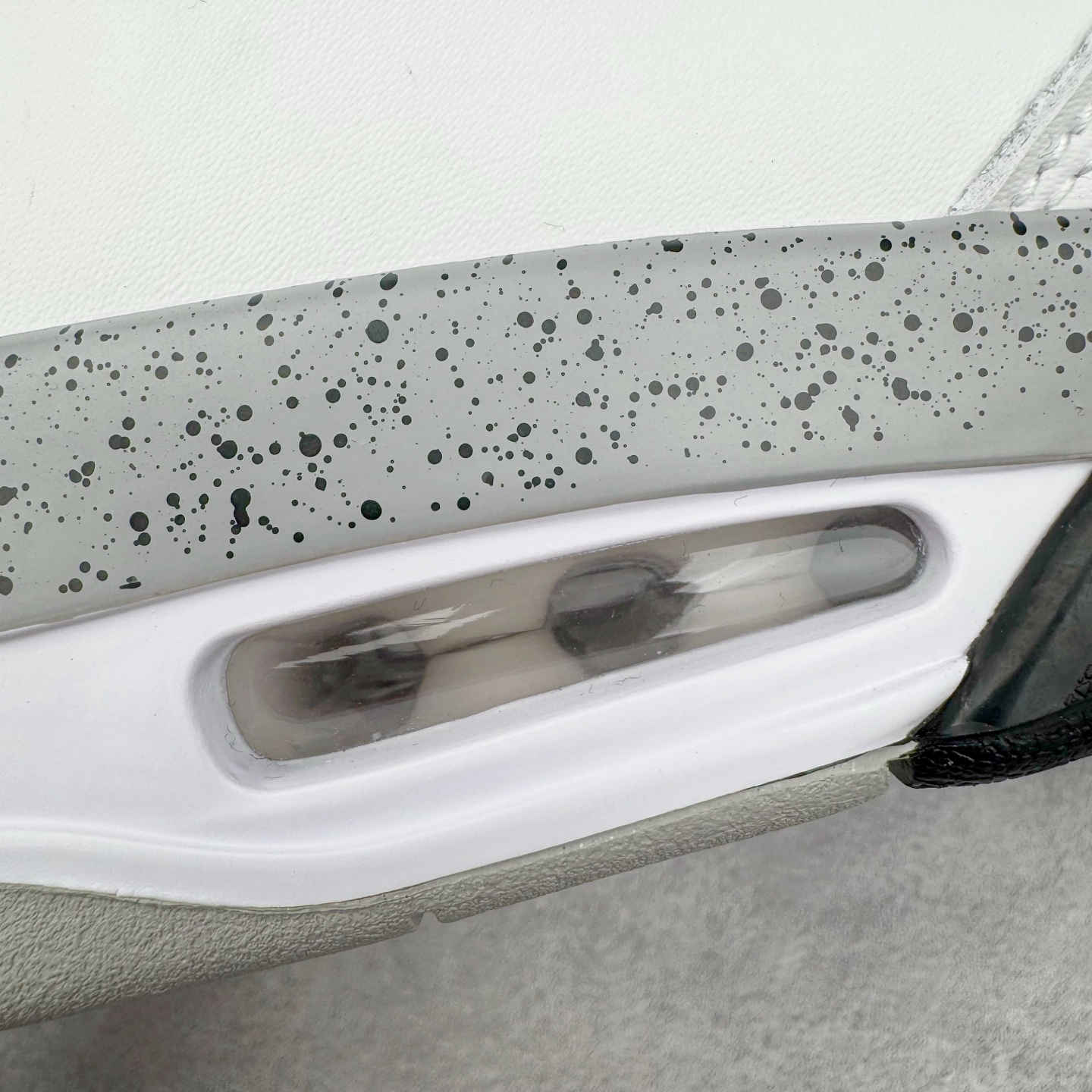 Air Jordan 4 Retro "White Cement" FV5029-100