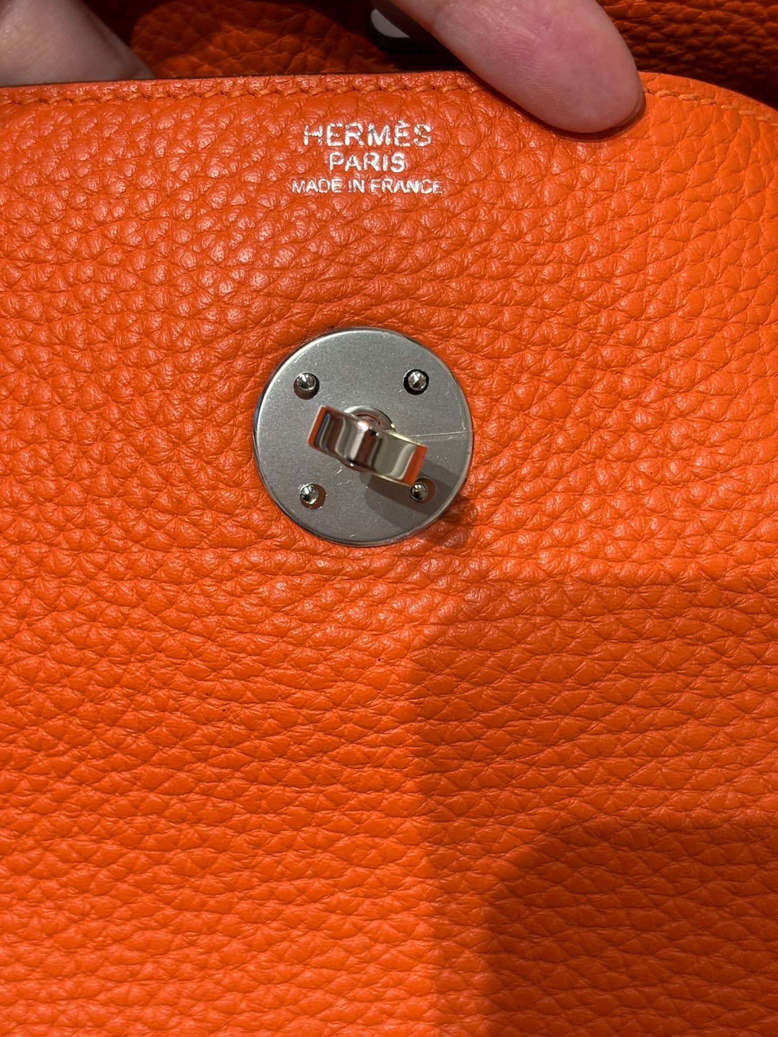 Hermes Lindy 30,Stamp T 愛瑪仕橙 100%Authentic, 95%New ✅Dust Bag✅Rain coat✅Box