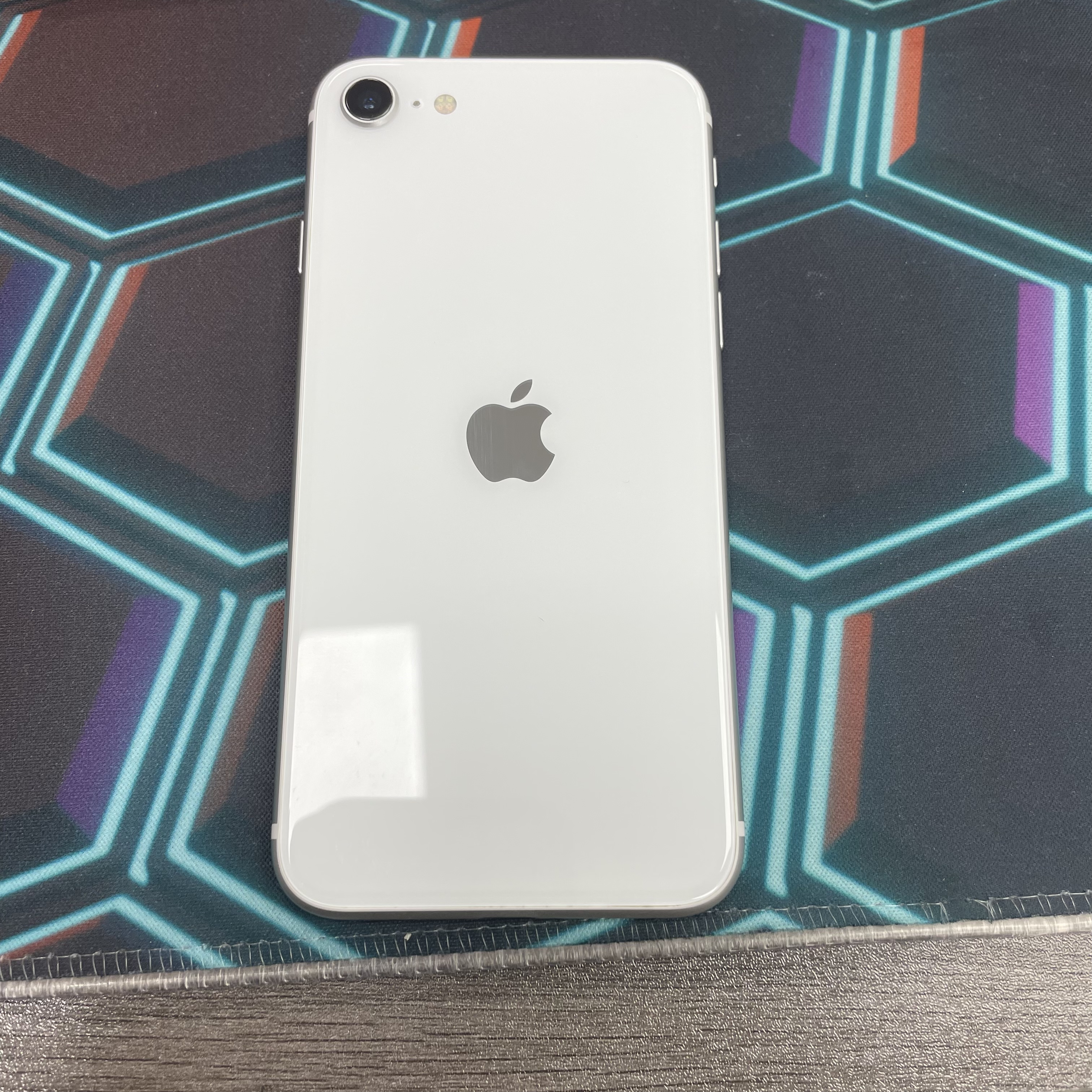 *7039 SE 2 勁靚機 128GB 電75 白色 white