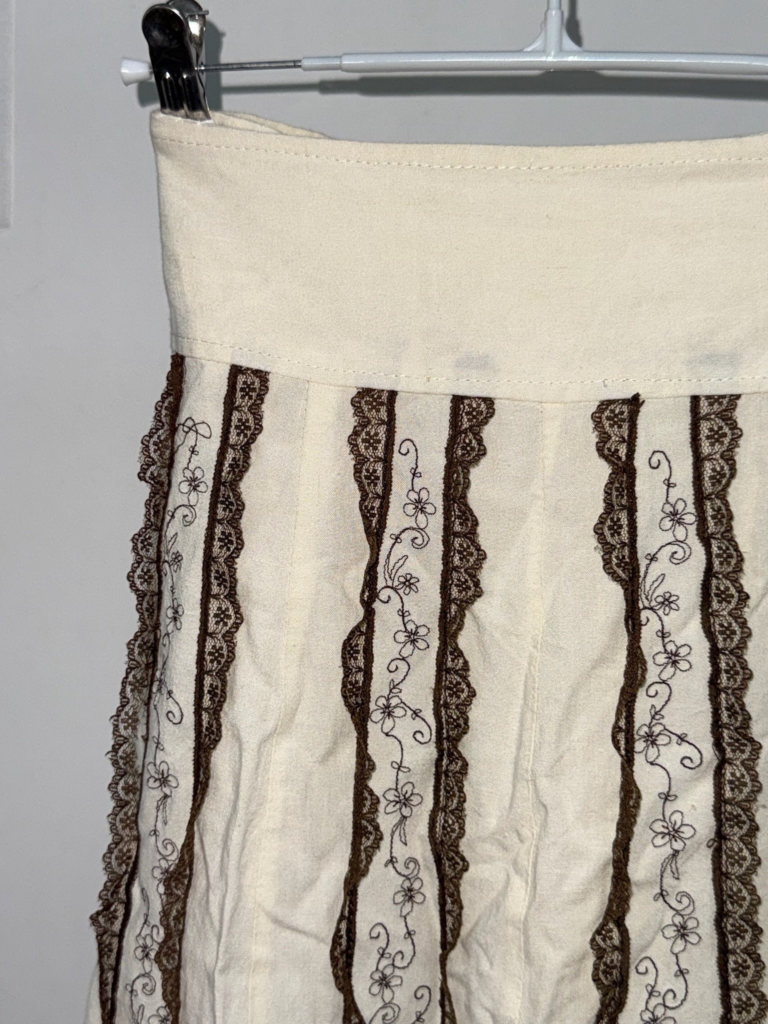 Vintage Ivory Floral Lace Panel Skirt