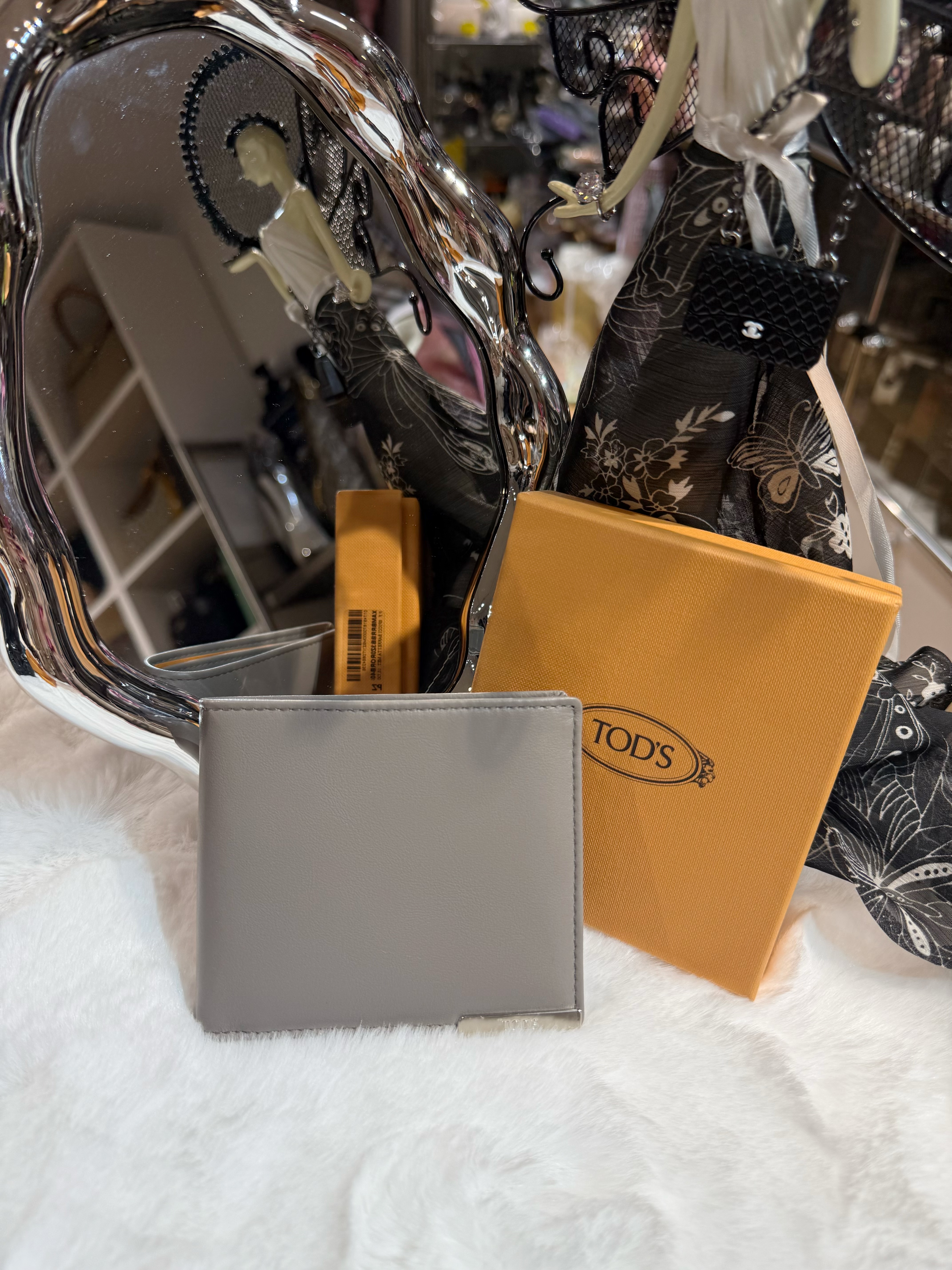 Tod’s bi fold wallet 738/grey