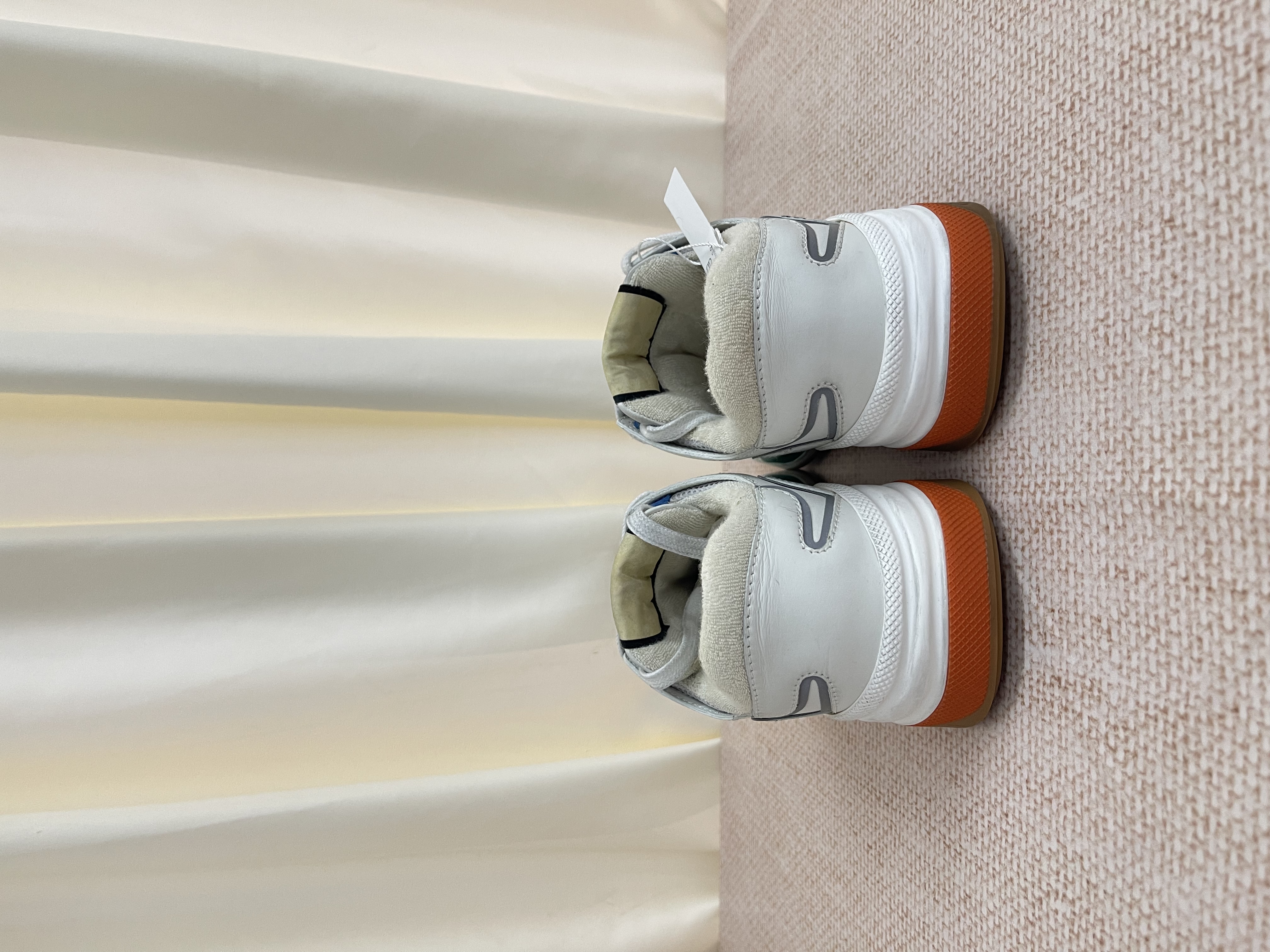 Unused item Gucci Sneakers / Product Code: 26042405