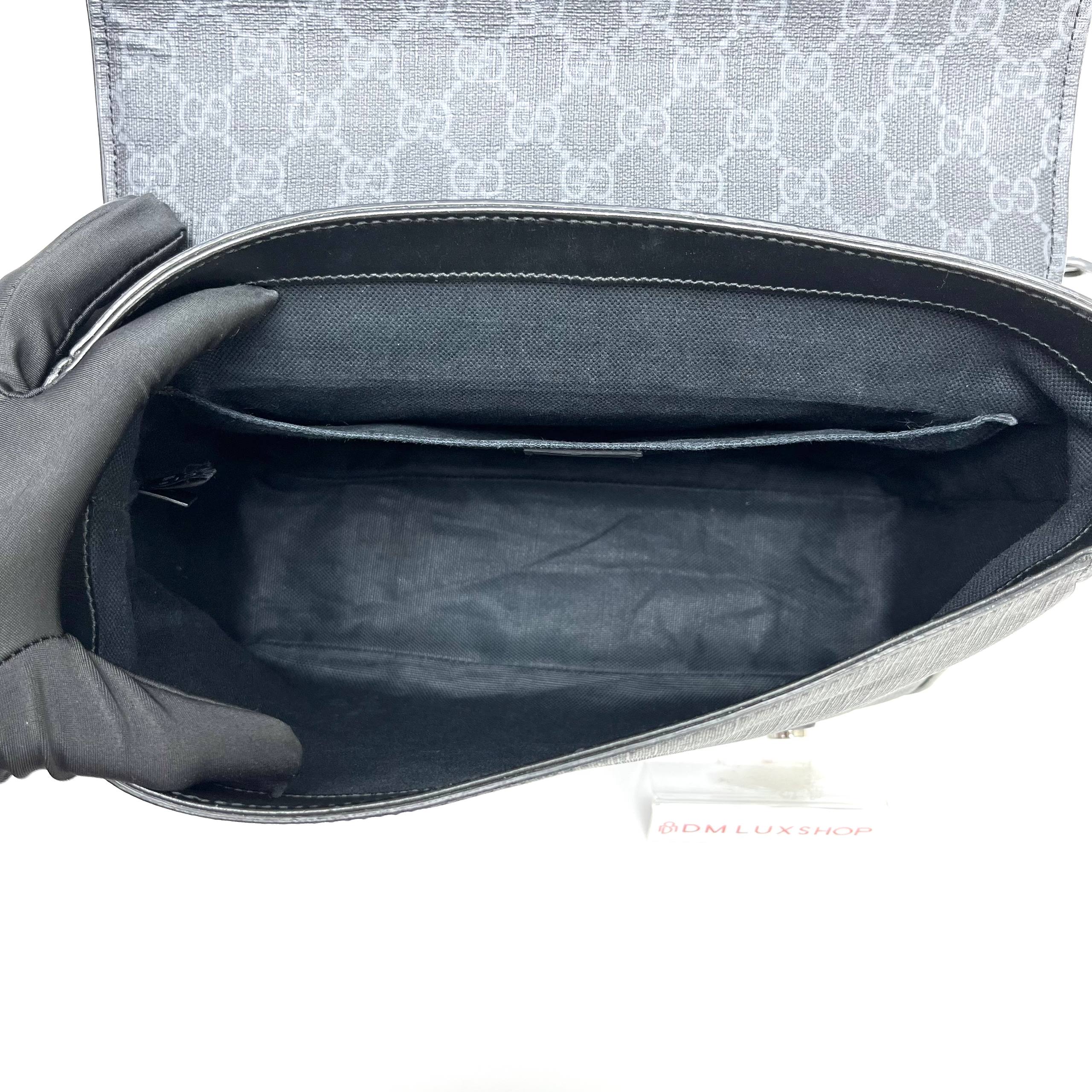 Gucci GG Canvas Messenger Bag