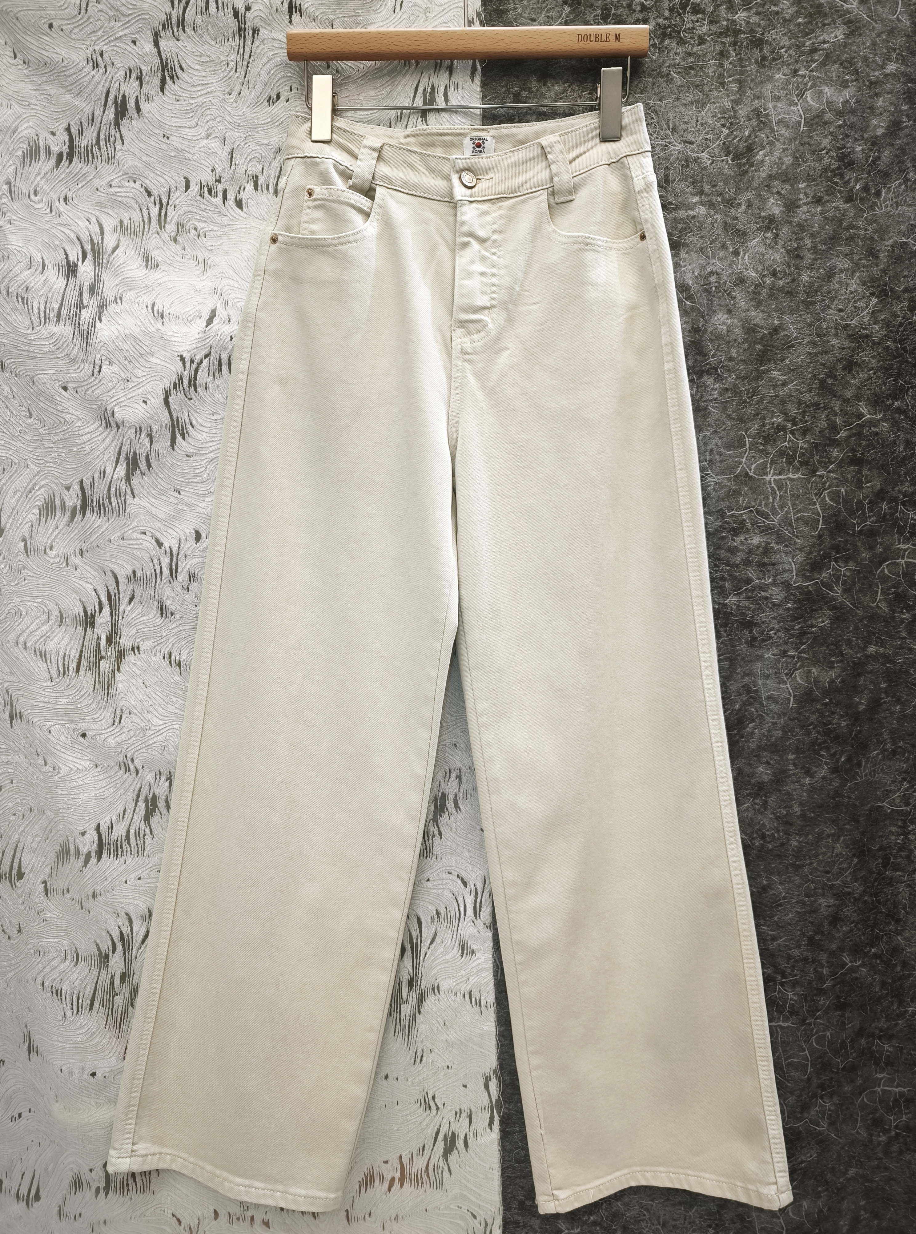 奶油白彈性牛仔褲