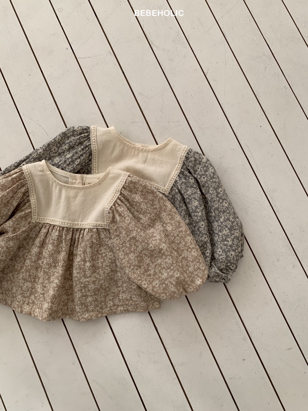 🌸預訂 韓國直送🌸🇰🇷BEBEHOLIC兩色碎花蕾絲方巾領長袖上衣