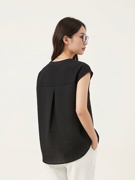 W33162 - Split Textured Top