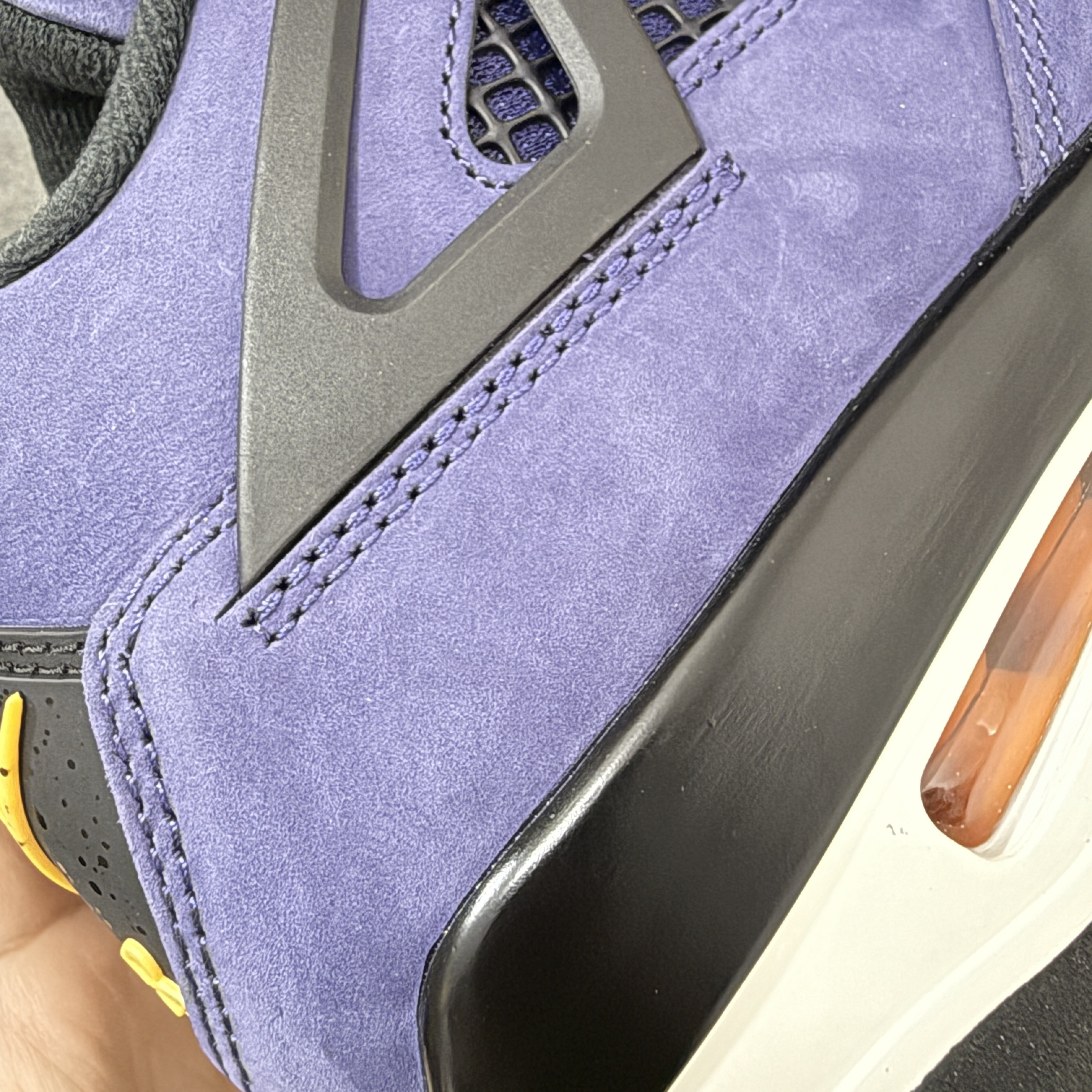 Air Jordan 4 Retro "Lakeshow" FV5029-500 