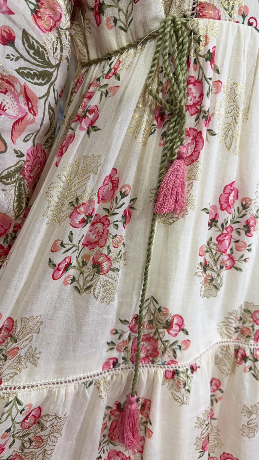 2570 Milky White Pink Cottage 4-Rope OP 45"