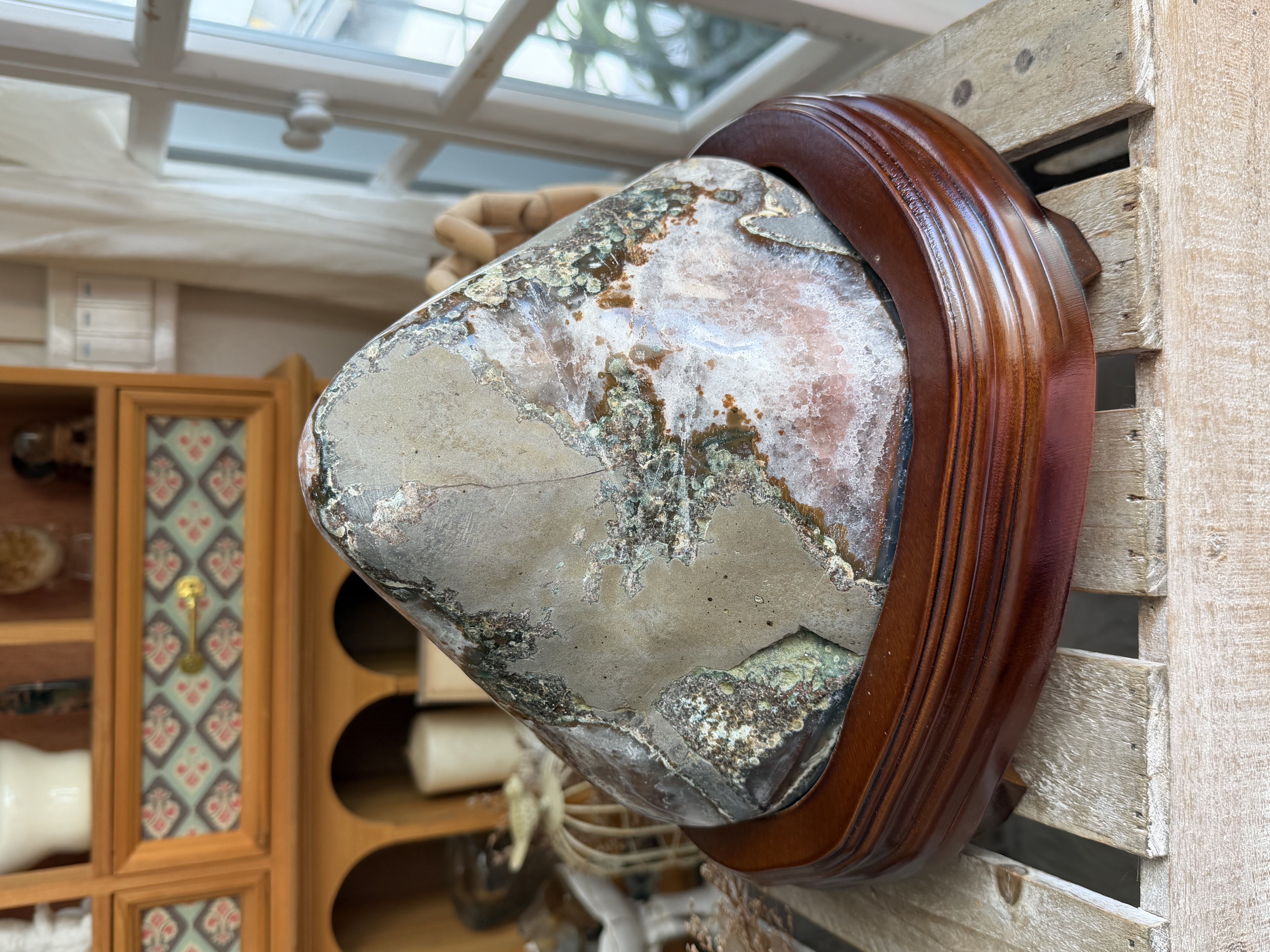 原皮紫水晶洞（包底座）