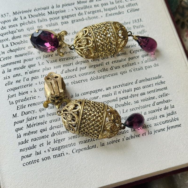 C.a. 1950s Czechoslovakian Baroque Style Gilded Lattice Clip Earrings with Amethyst Glass Teardrops(MT2421)