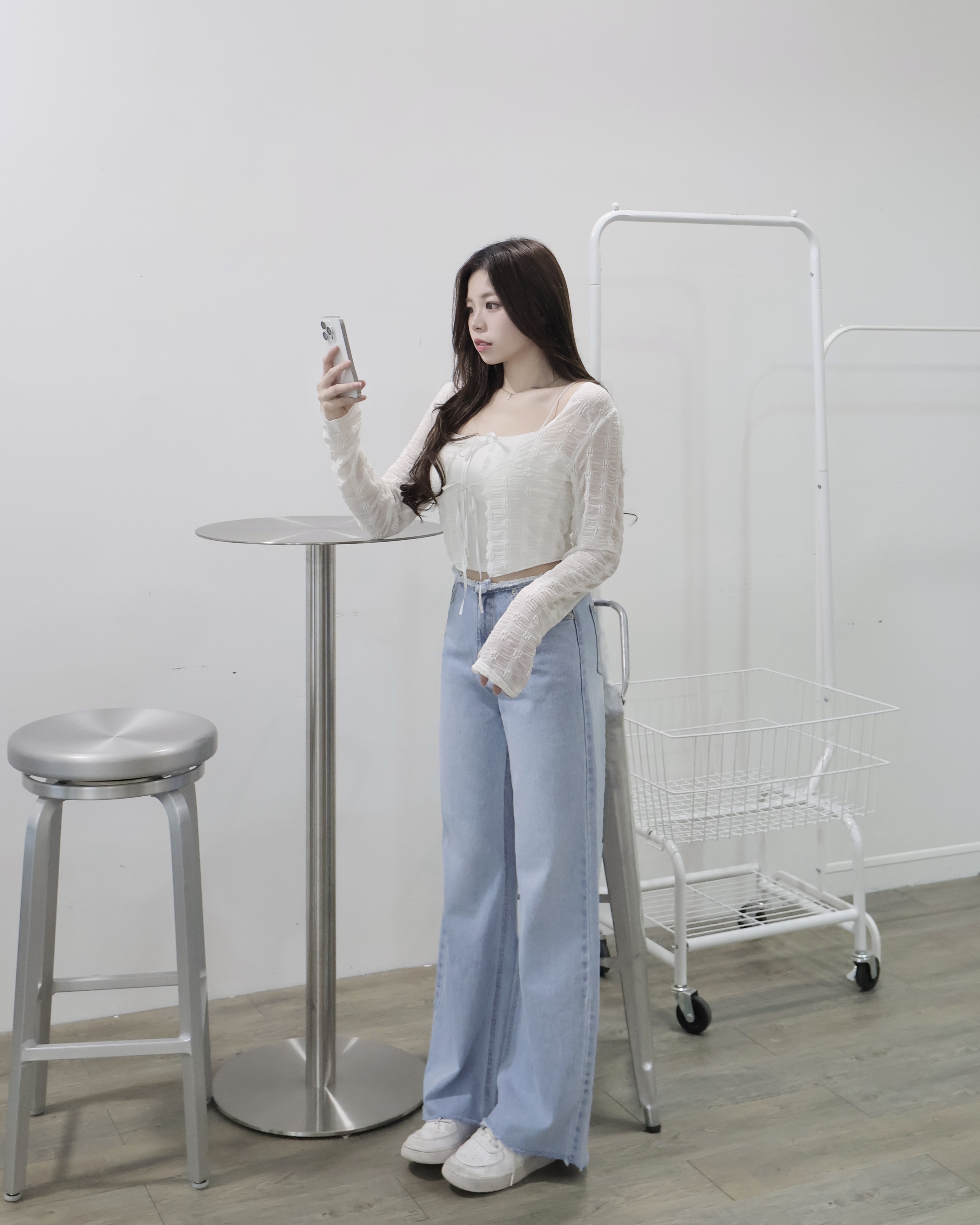 【 梨型女生福音👏🏻⍤完美直筒重垂感！超特別不修邊褲頭設計🩵高腰挺身軟布牛仔褲 ♪👖】 Special Cut High-waisted Jeans(三色入)