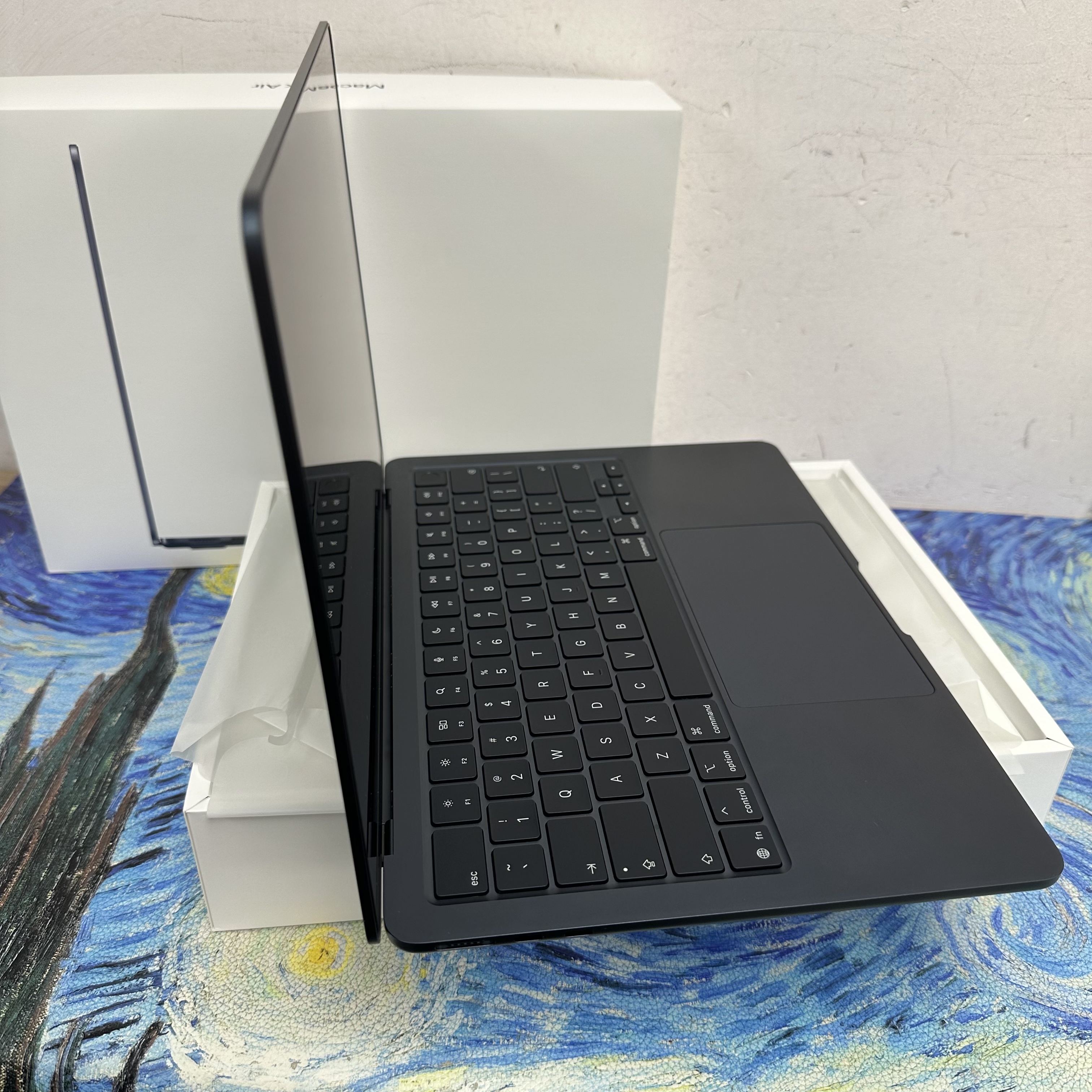 #5981 APPLE  MacBook Air M5 2026 M5 CPU/ 16GB Ram/512GB SSD/8核心GPU/Liquid Retina Mon/13吋/藍色/Gaming Laptop / Notebook / 超強續航能力/ 原廠保養/ 文書機 / 畫圖 / 剪片 / Movie / Netflix / 香港行貨✨
