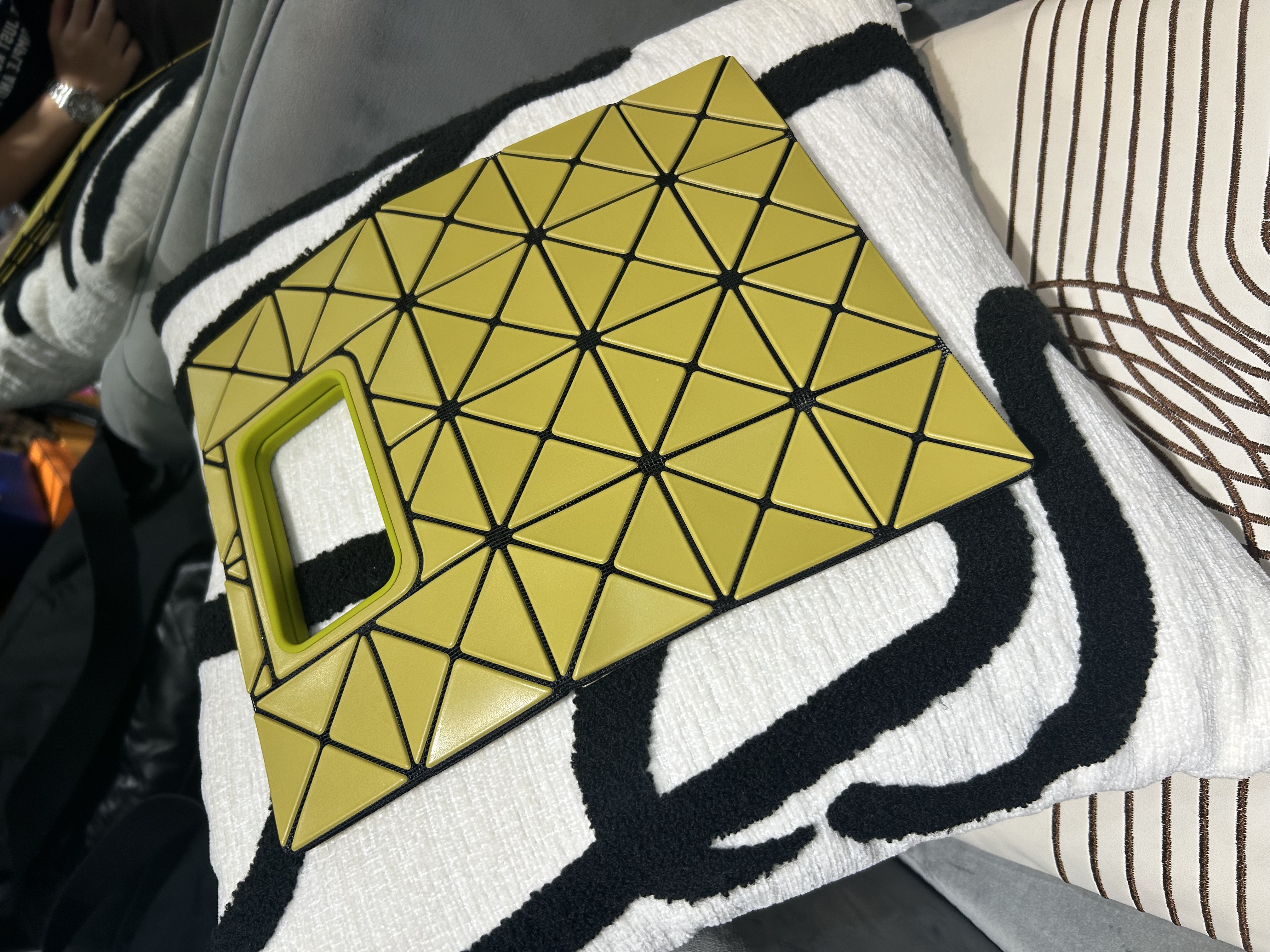 ISSEY MIYAKE BaoBao 4x5 Handbag matte yellow PVC BB33 手挽袋 100%Authentic, 99%New