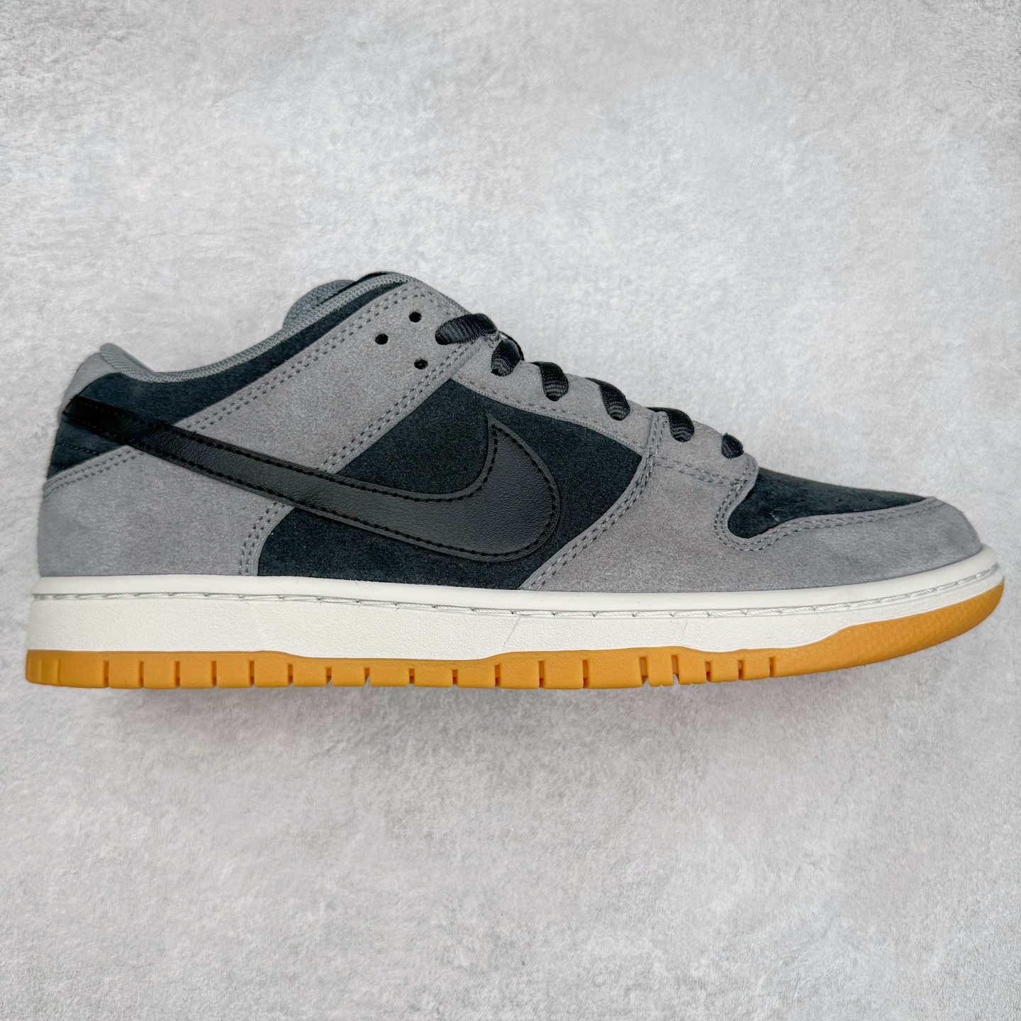 Nike SB Dunk Low Dark Smoke Grey HF3063-001