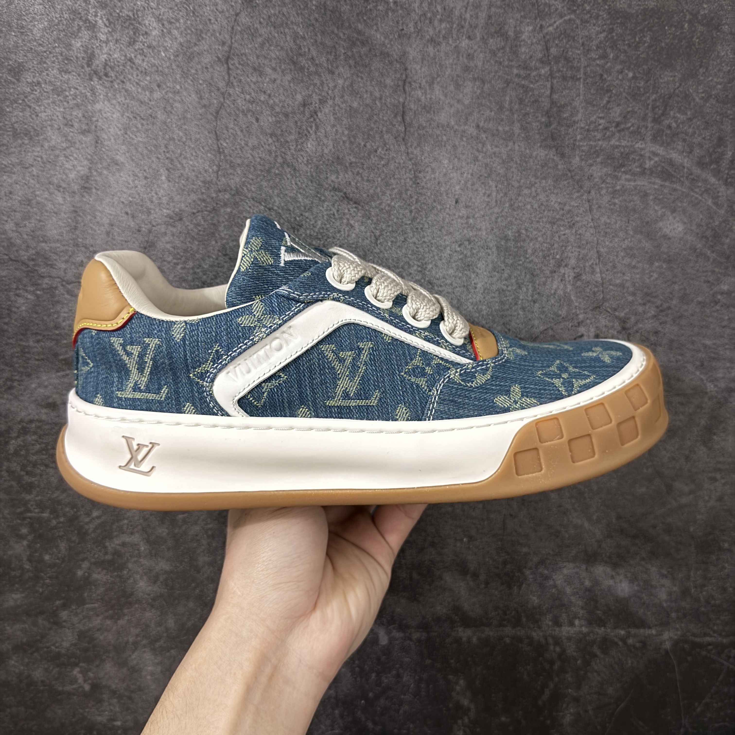 Louis Vuitton LV Tilted 