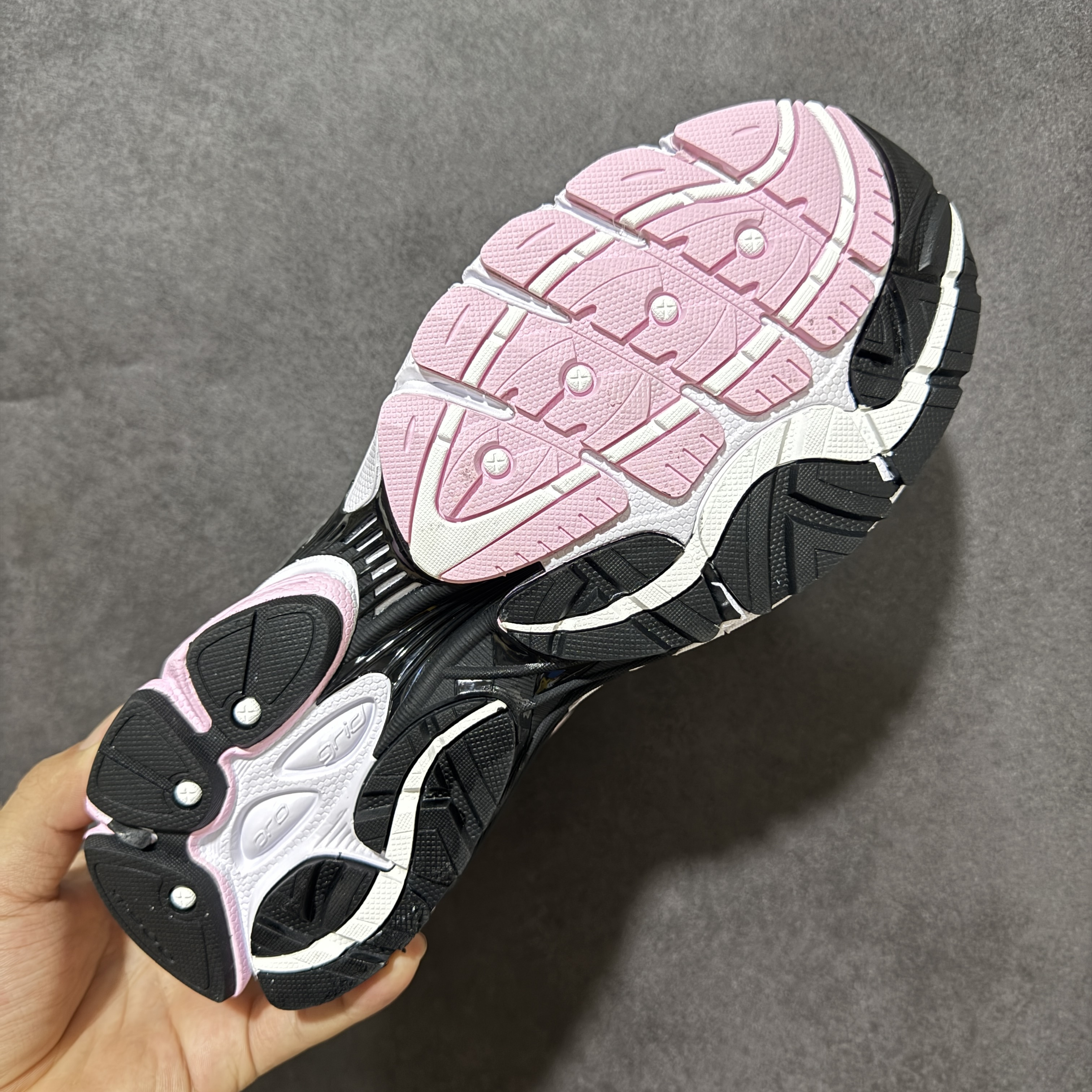 Saucony ProGrid Omni 9 OG