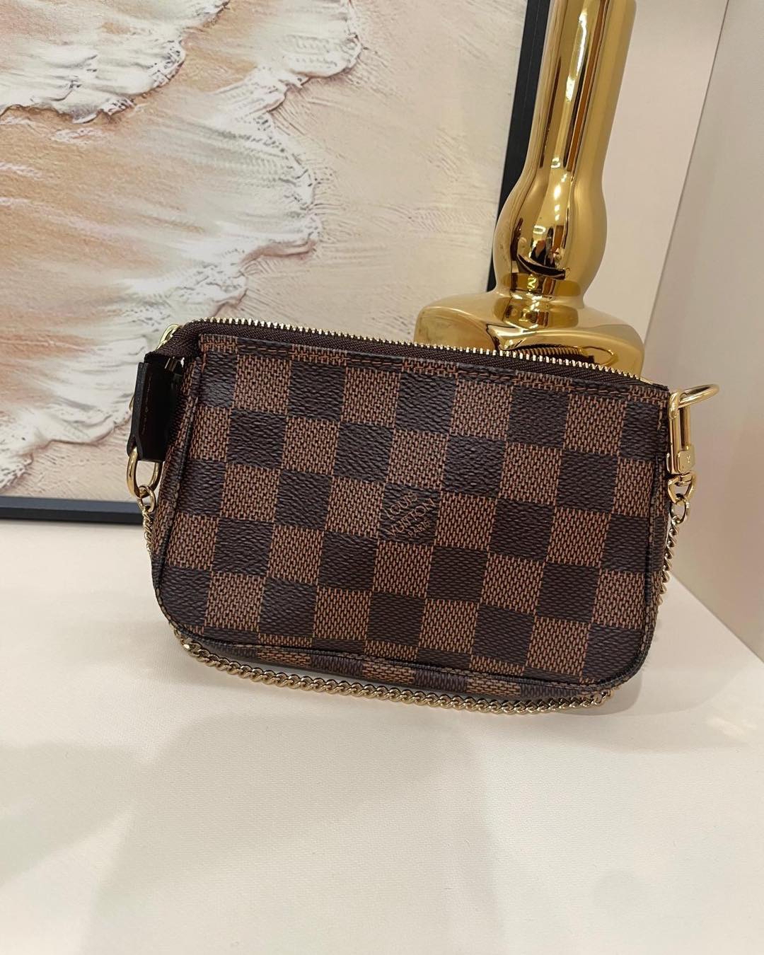 LV Mini Pochette 100%Authentic, 99%New ✅box