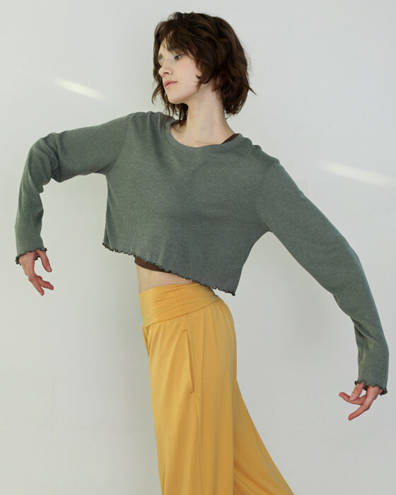 【入秋輕薄長袖】預購_DEVI-T0047New Wave Holic Crop Long Sleeve Tee by Devi Wear